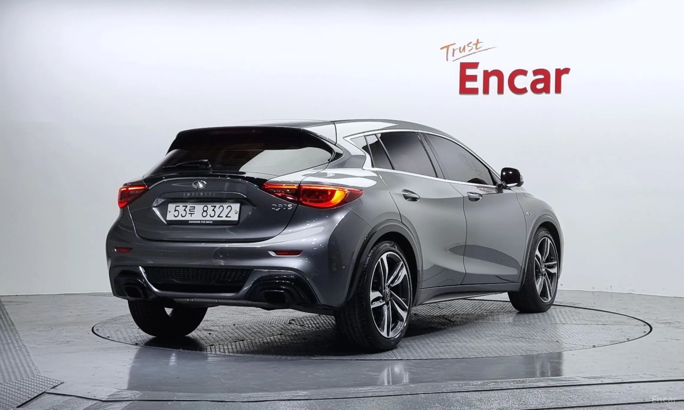 Infiniti Q30