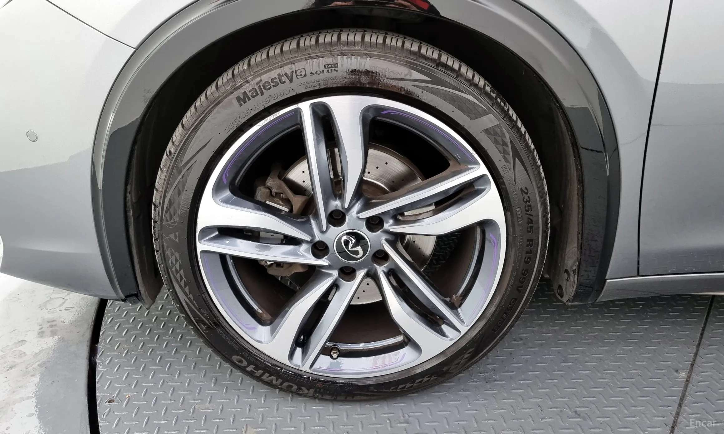 Infiniti Q30 превью 5