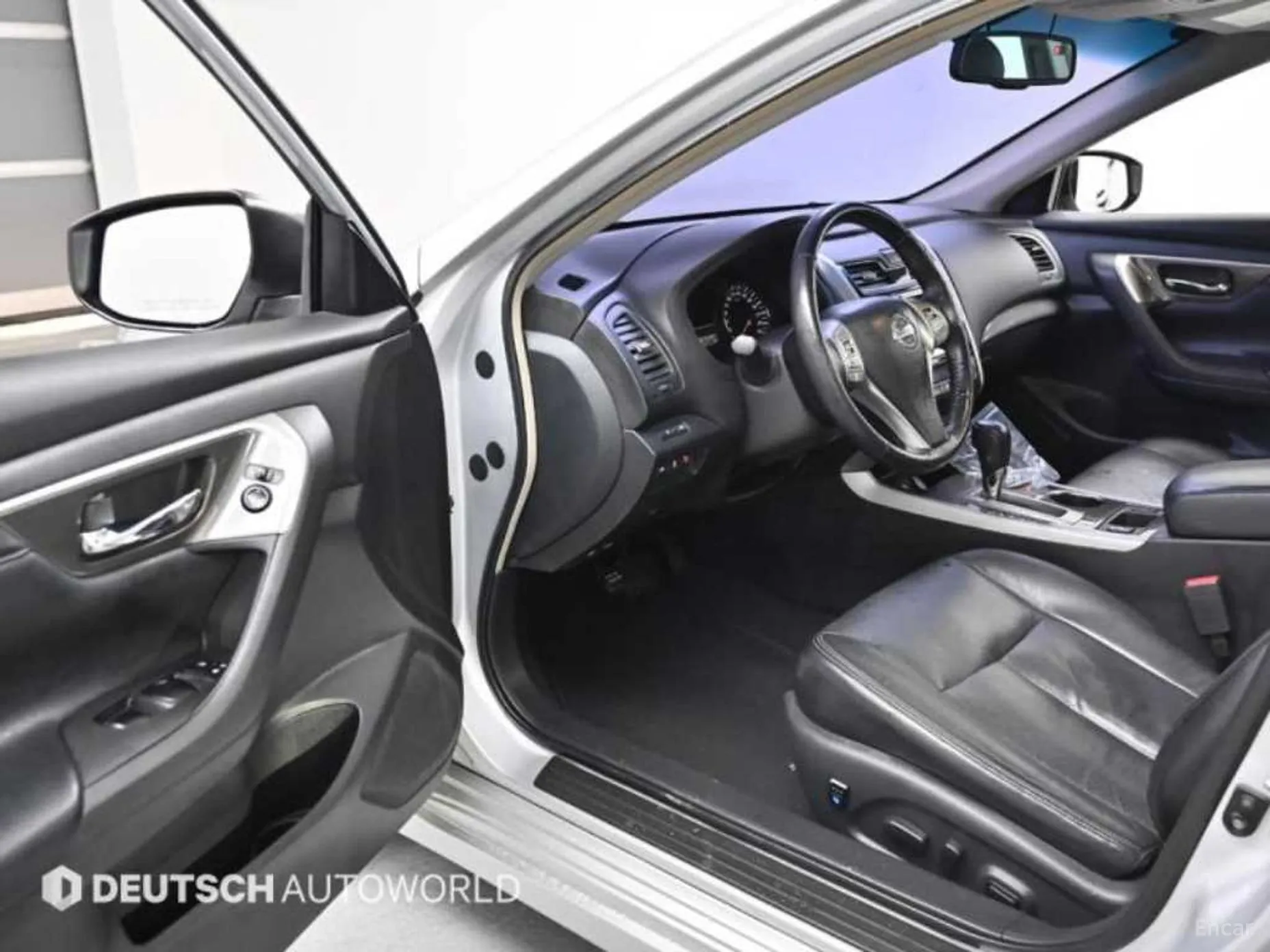 Nissan Altima превью 11