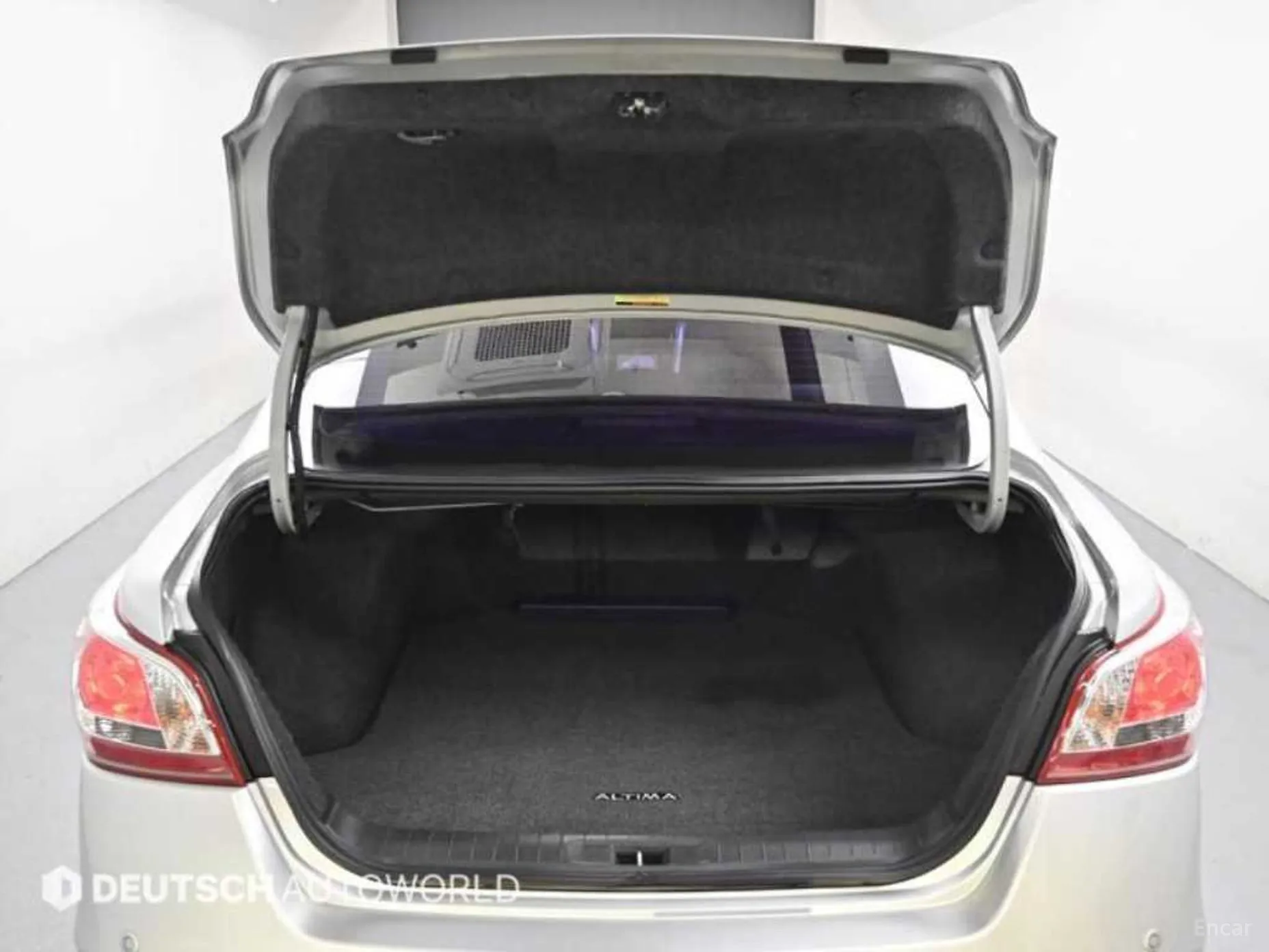 Nissan Altima превью 20