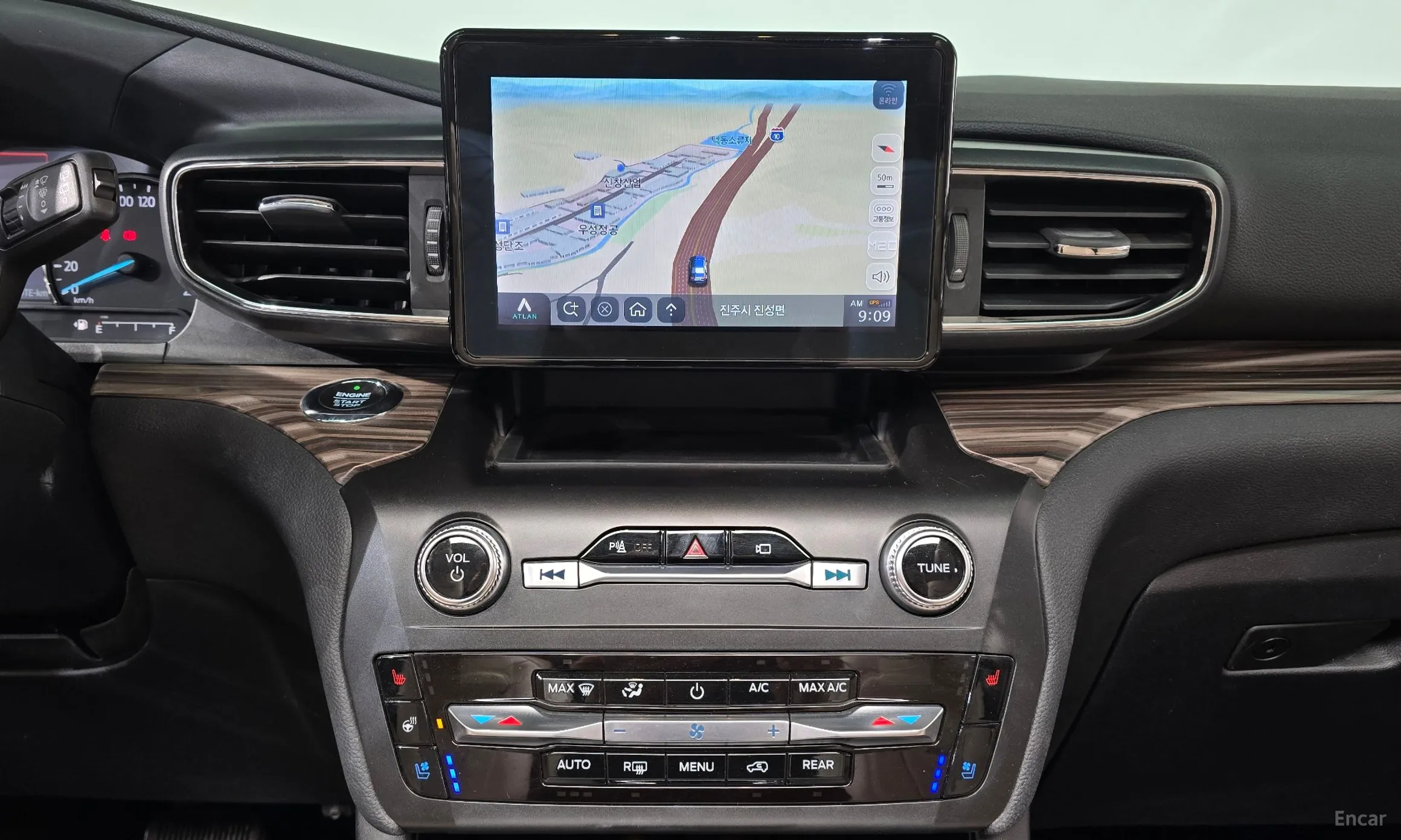 Ford Explorer 6th Generation превью 14