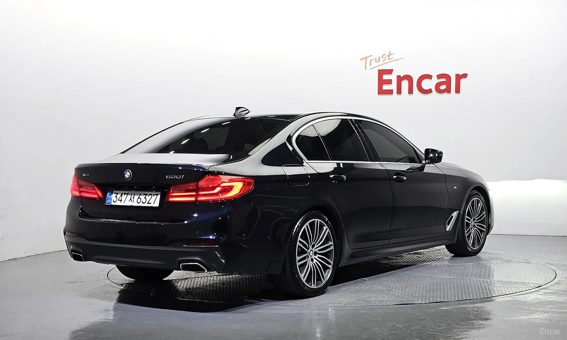 BMW 5 Series (G30) превью 2