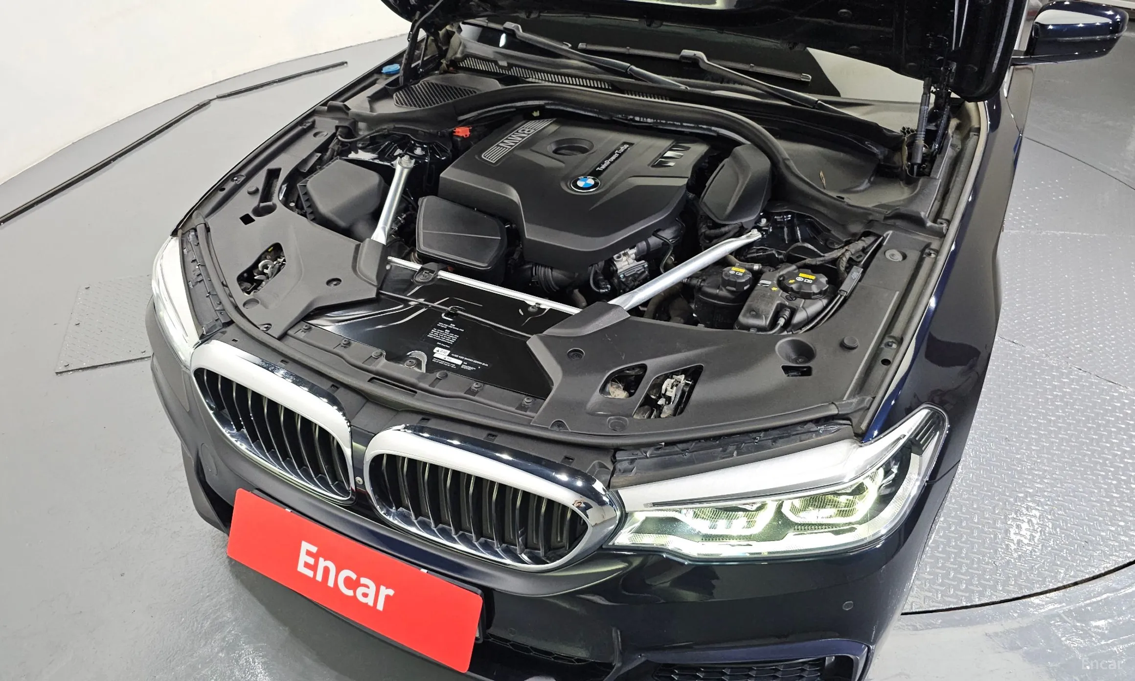 BMW 5 Series (G30) превью 6
