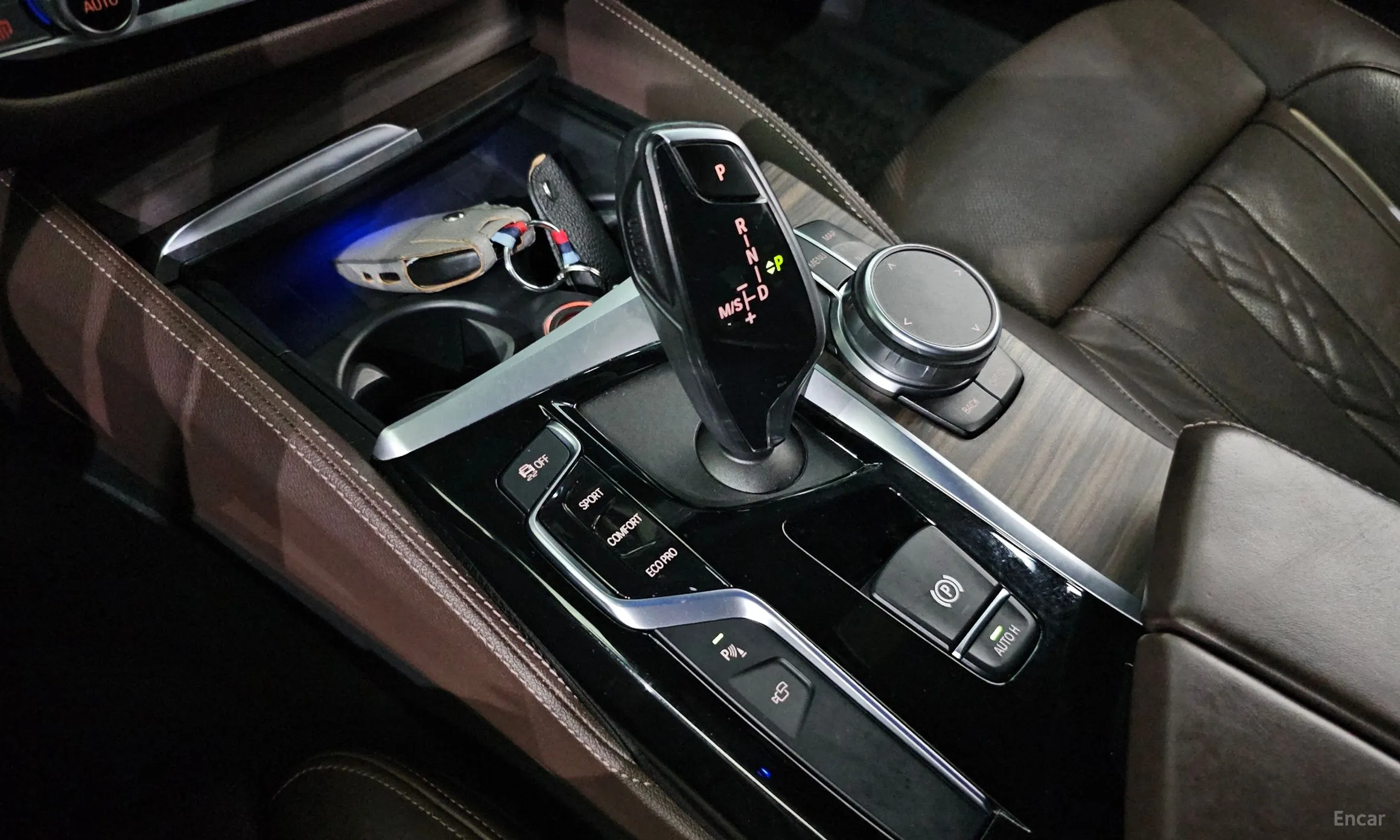 BMW 5 Series (G30) превью 9