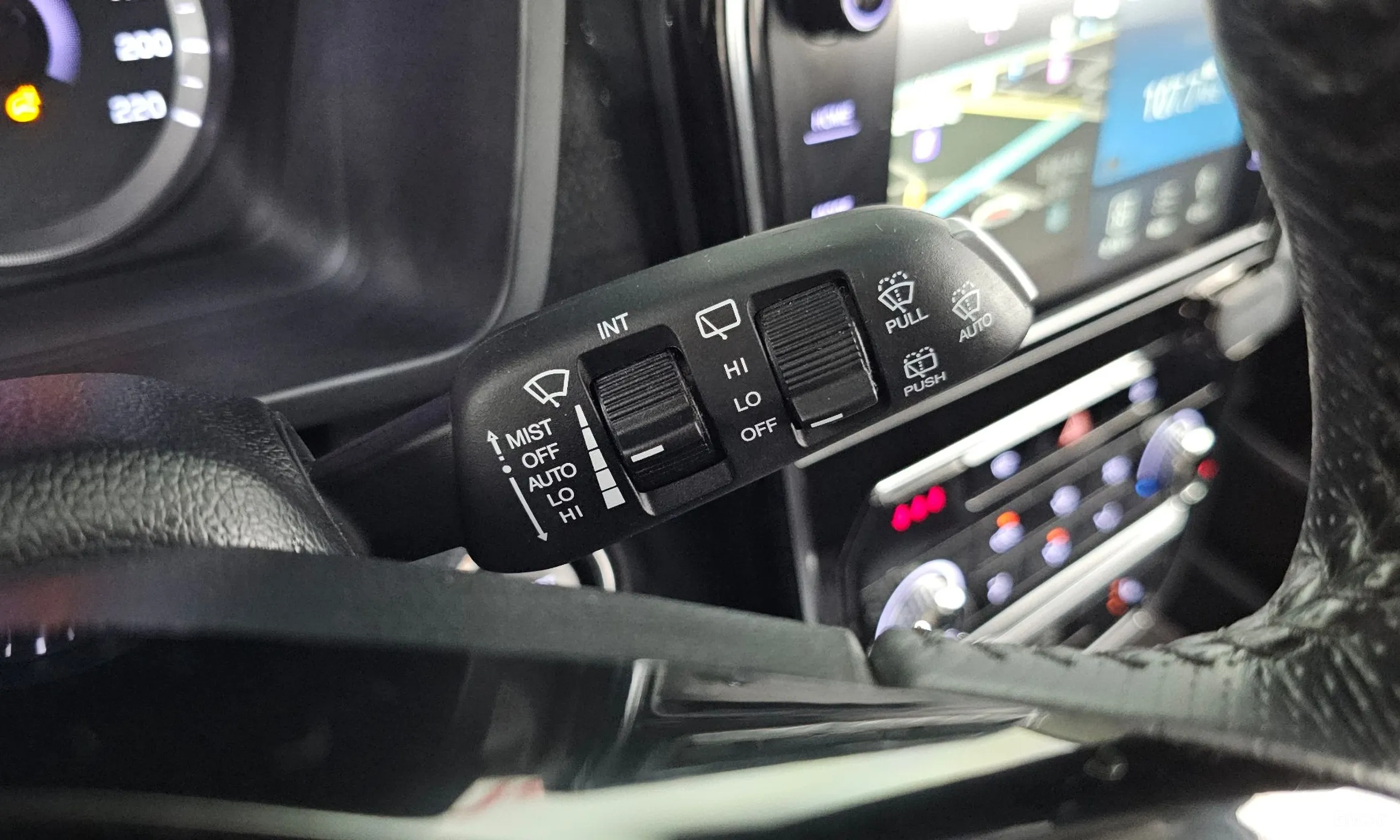 KG Mobility (SsangYong) Berry New Tivoli превью 17