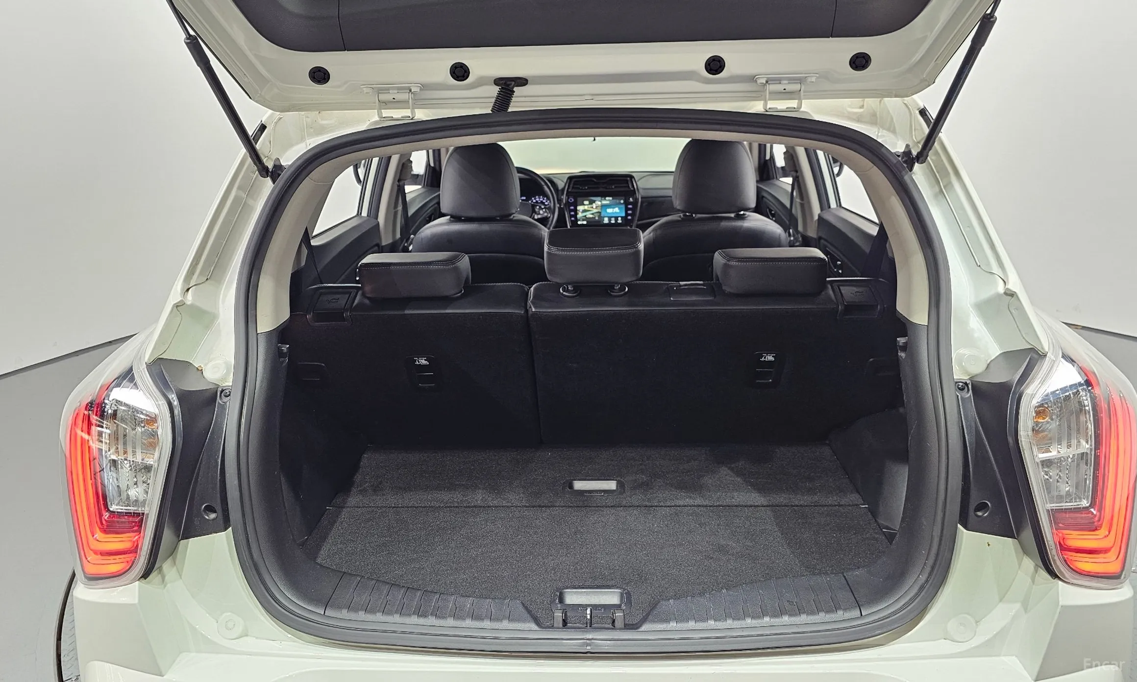 KG Mobility (SsangYong) Berry New Tivoli превью 20