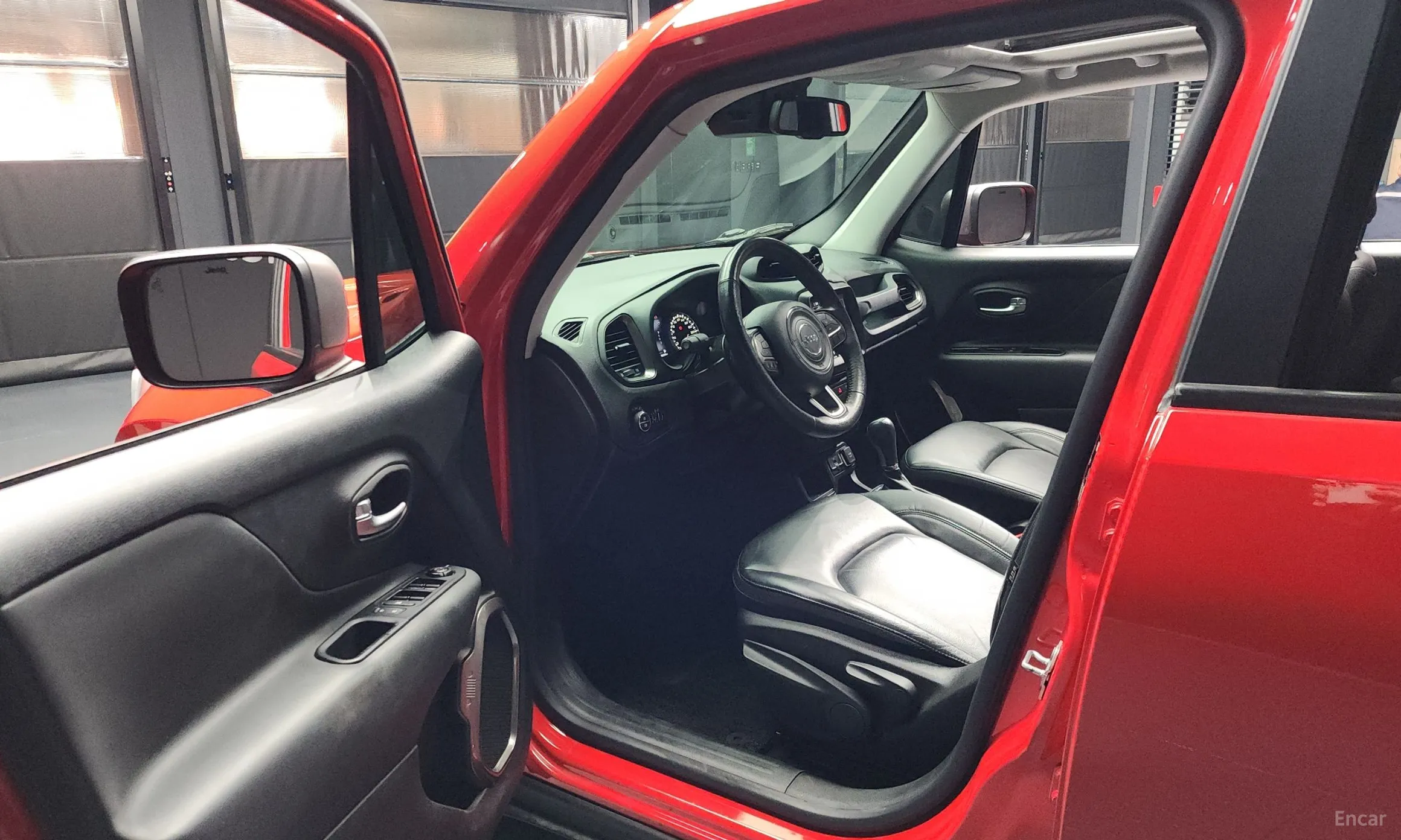 Jeep Renegade превью 10