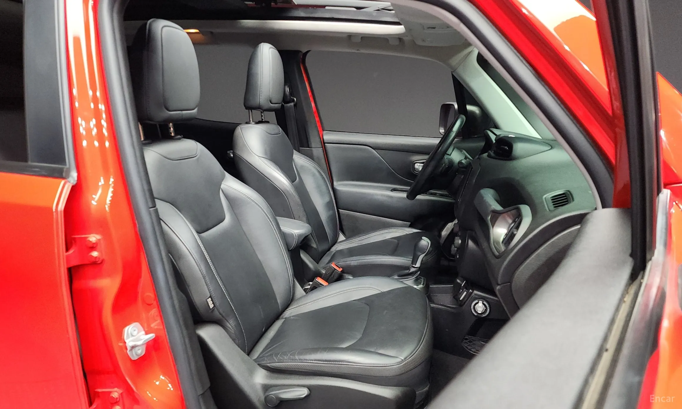 Jeep Renegade превью 12