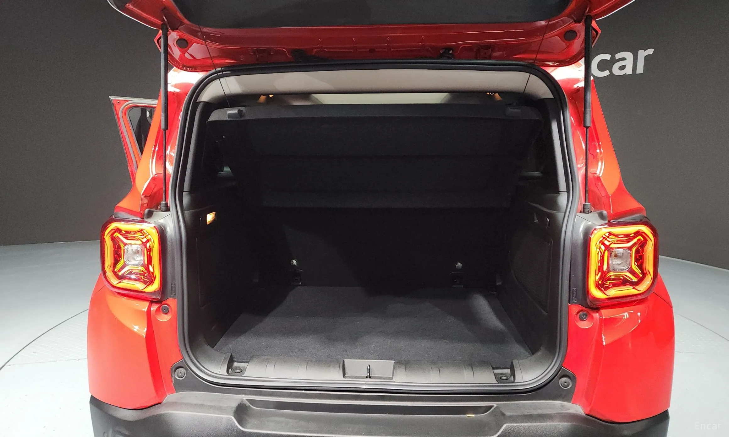 Jeep Renegade превью 20