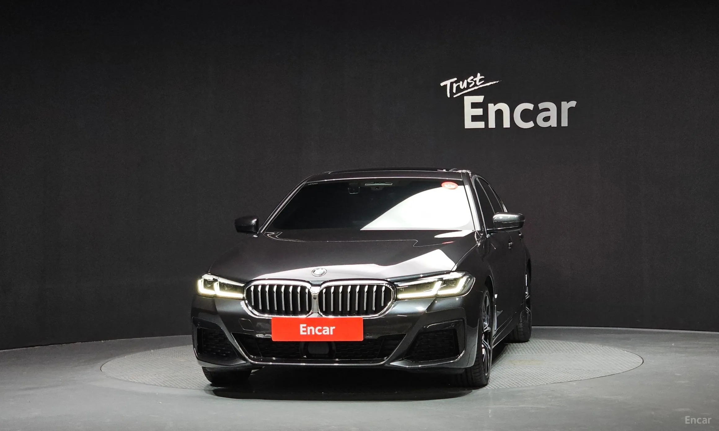 BMW 5 Series (G30) превью 3