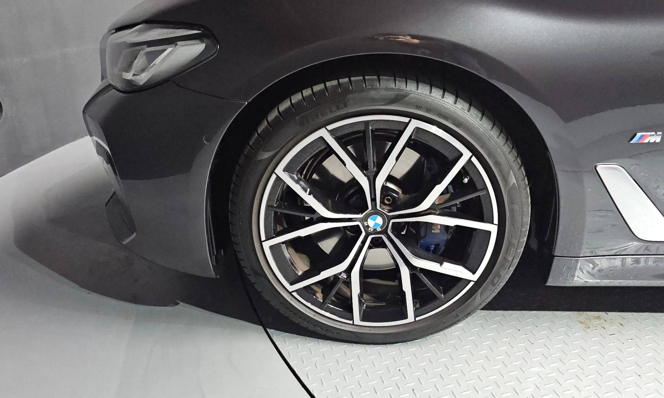 BMW 5 Series (G30) превью 5