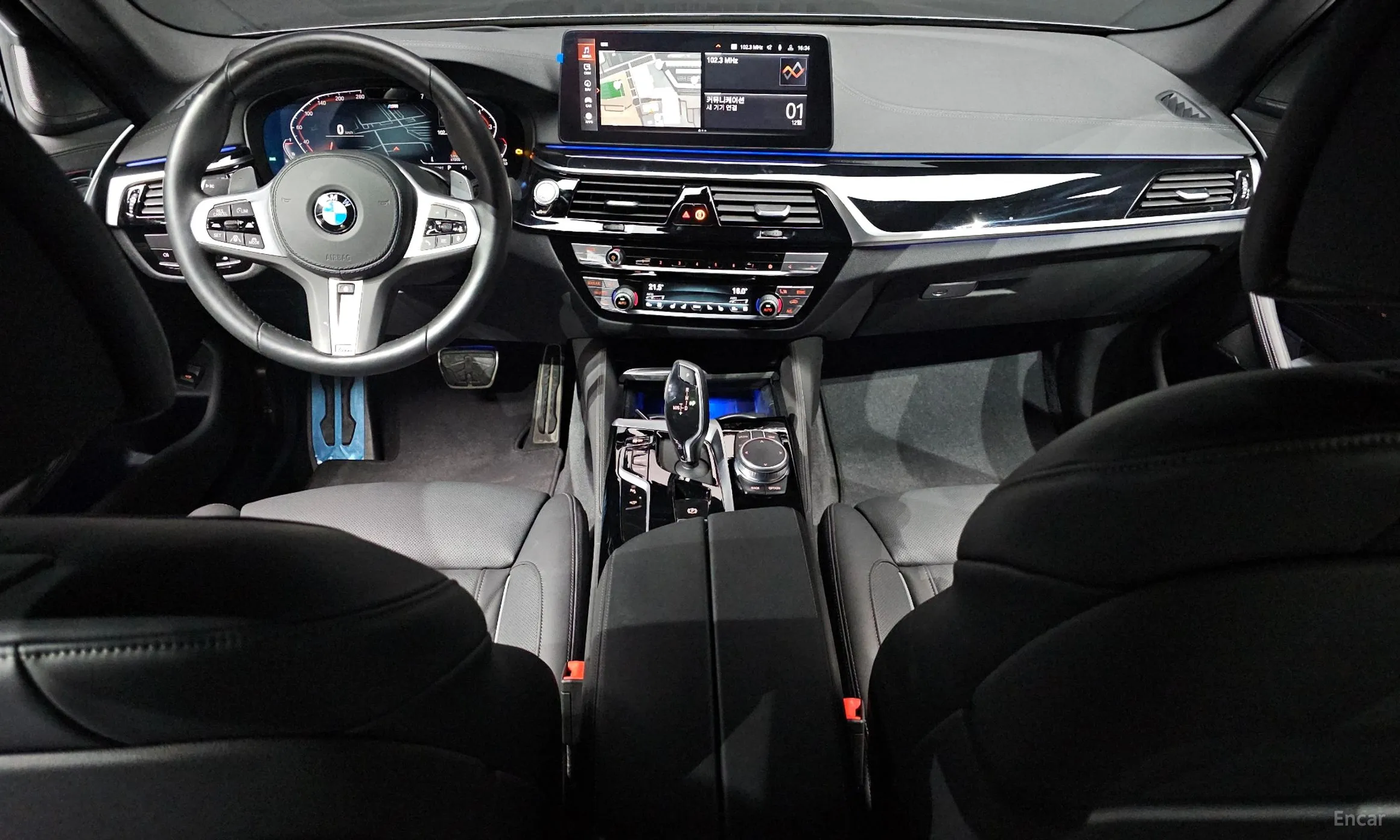 BMW 5 Series (G30) превью 7