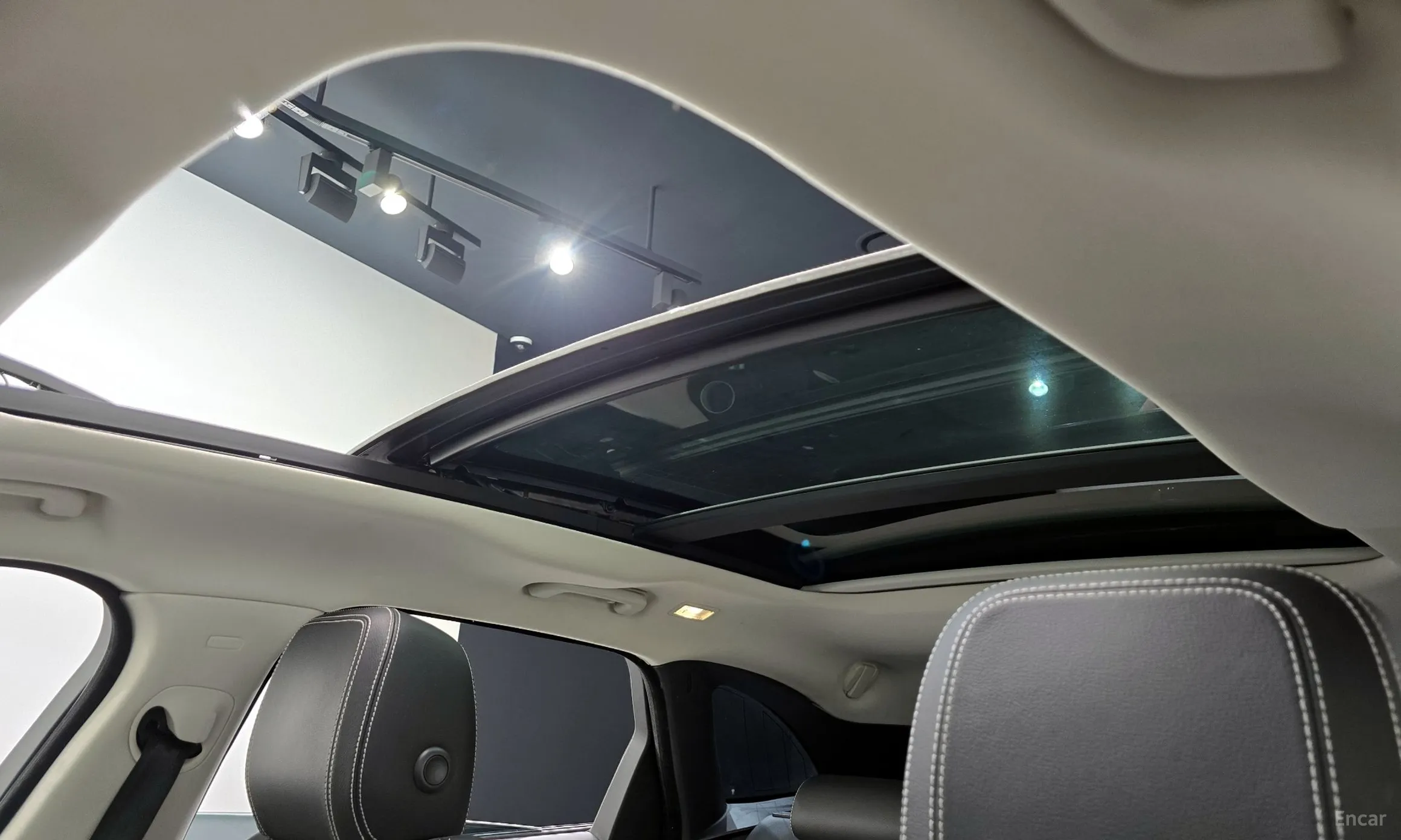 Jaguar F-PACE превью 18