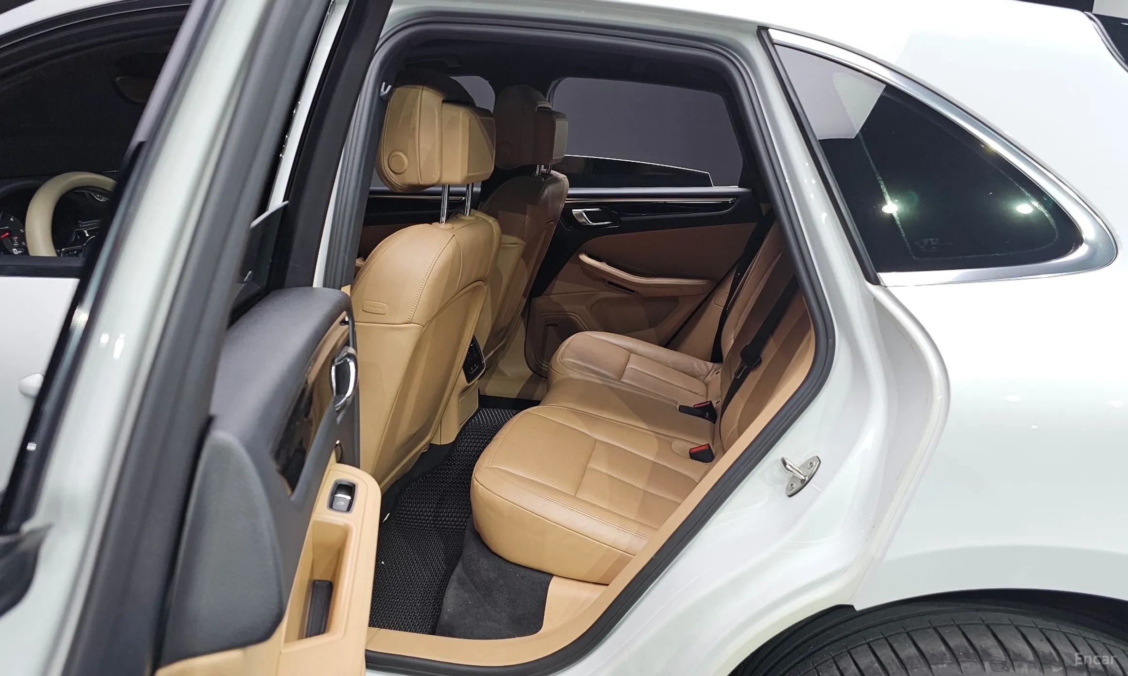 Porsche Macan превью 11