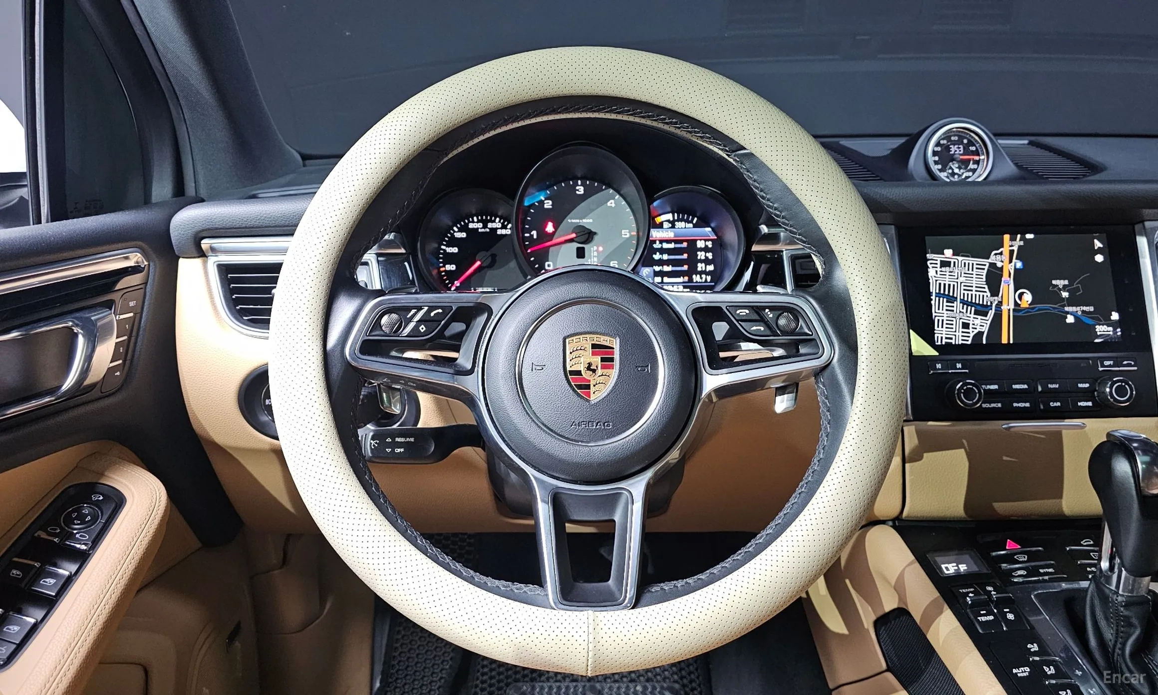 Porsche Macan превью 15