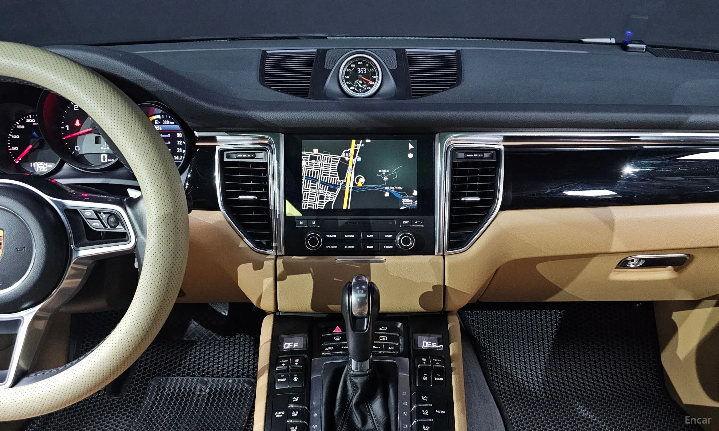 Porsche Macan превью 16