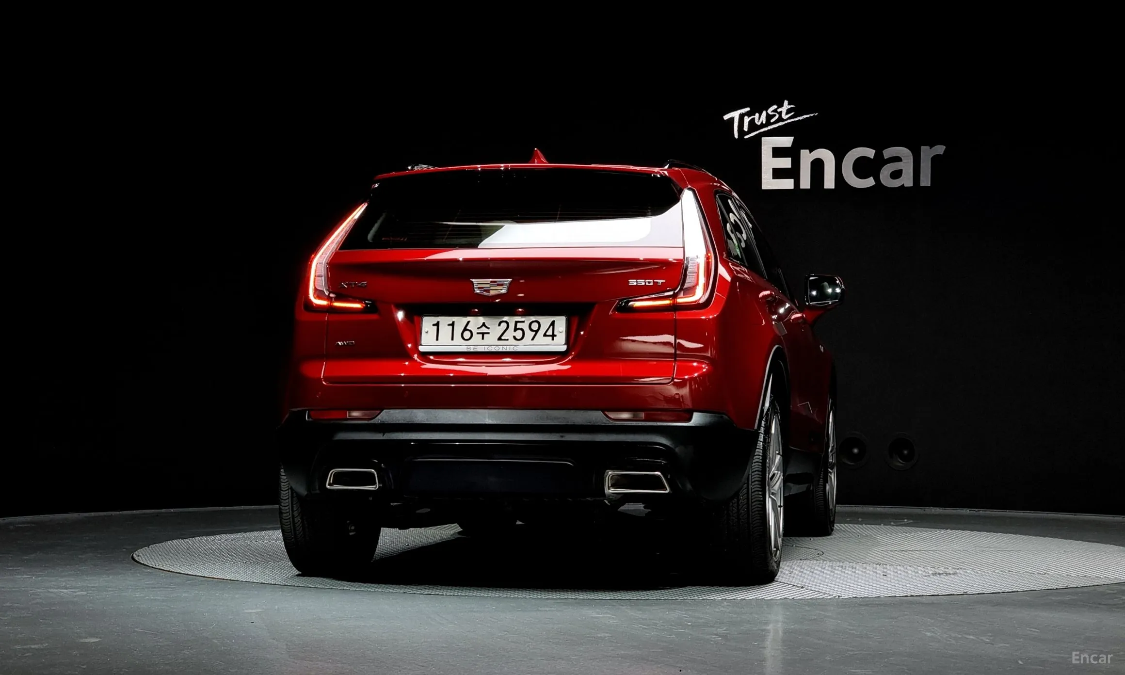 Cadillac XT4 превью 4
