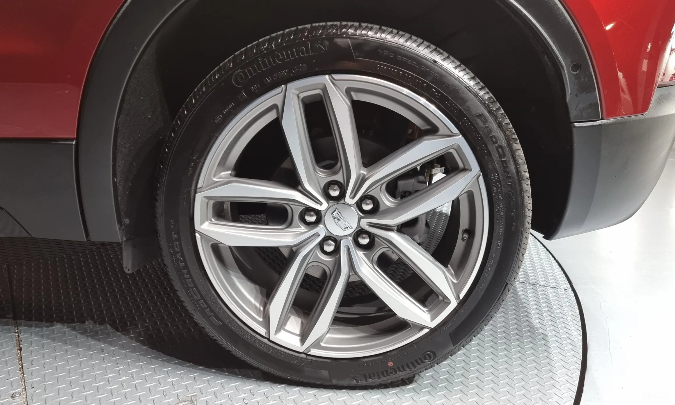 Cadillac XT4 превью 5