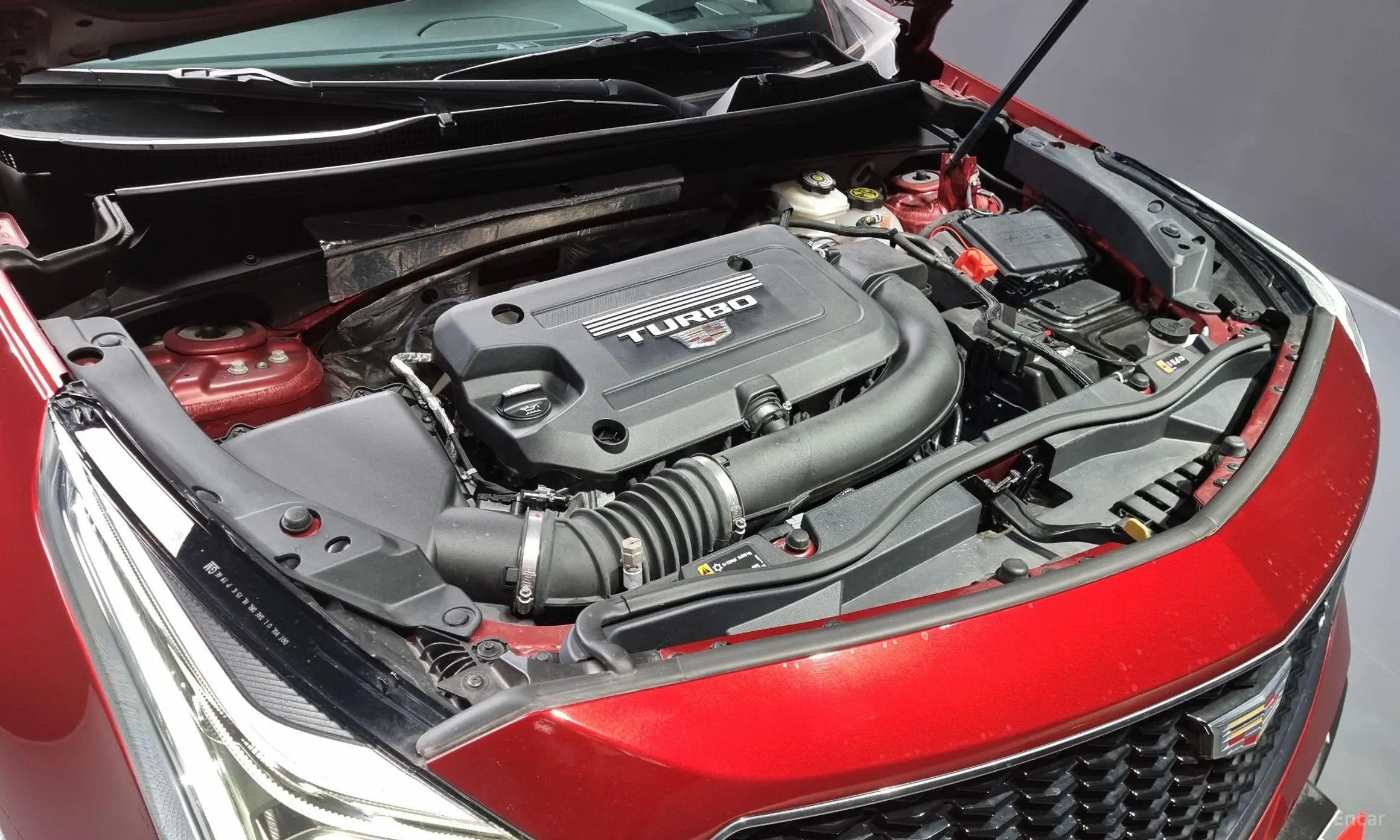 Cadillac XT4 превью 6