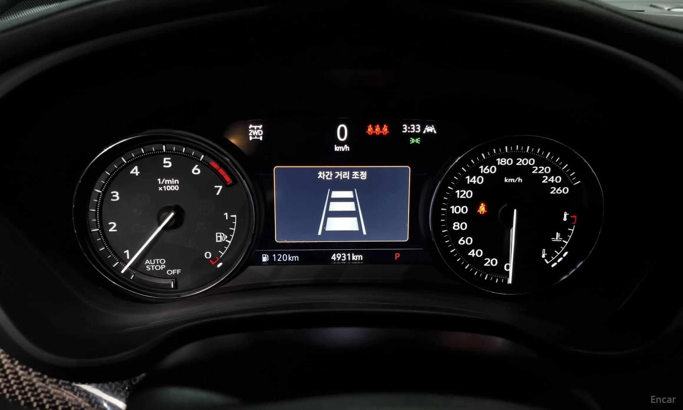 Cadillac XT4 превью 8