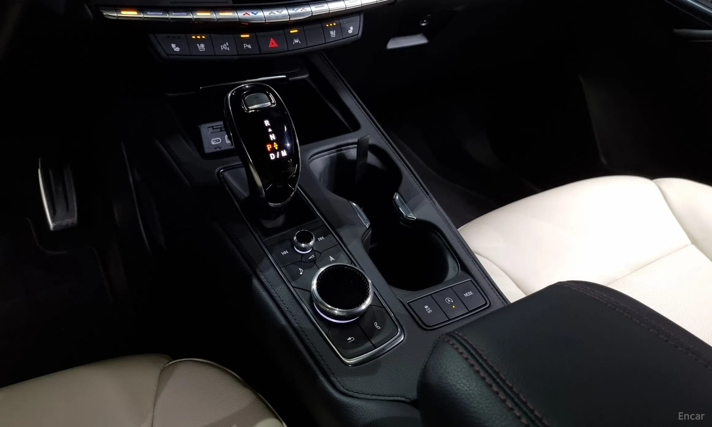 Cadillac XT4 превью 9