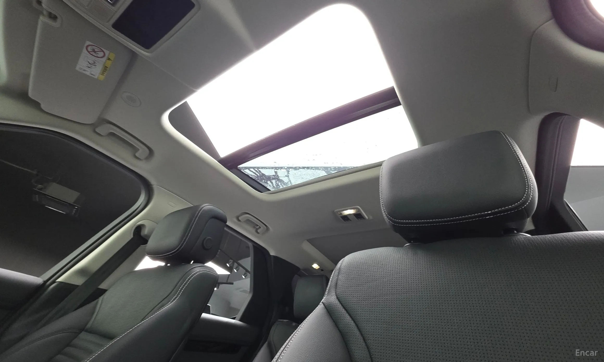 Land Rover Discovery 5 превью 11