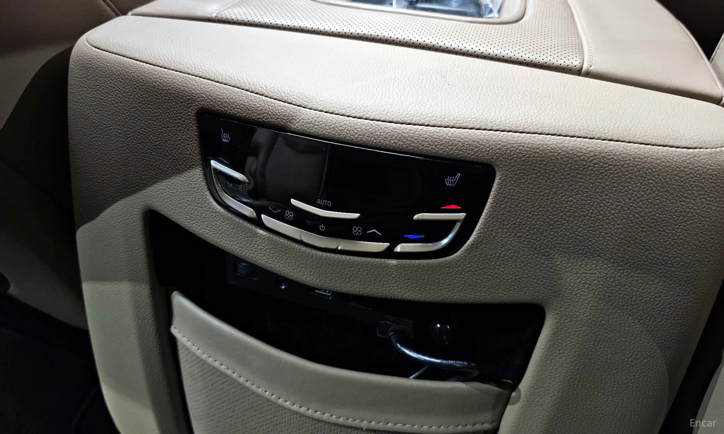 Cadillac Escalade превью 16