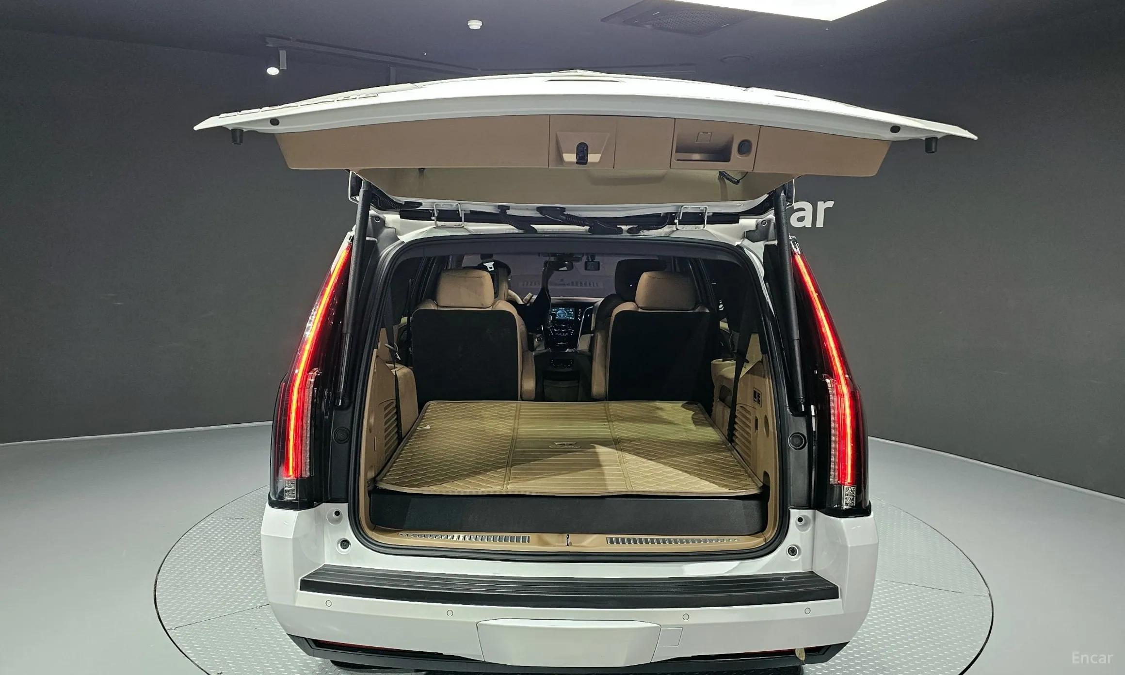 Cadillac Escalade превью 20