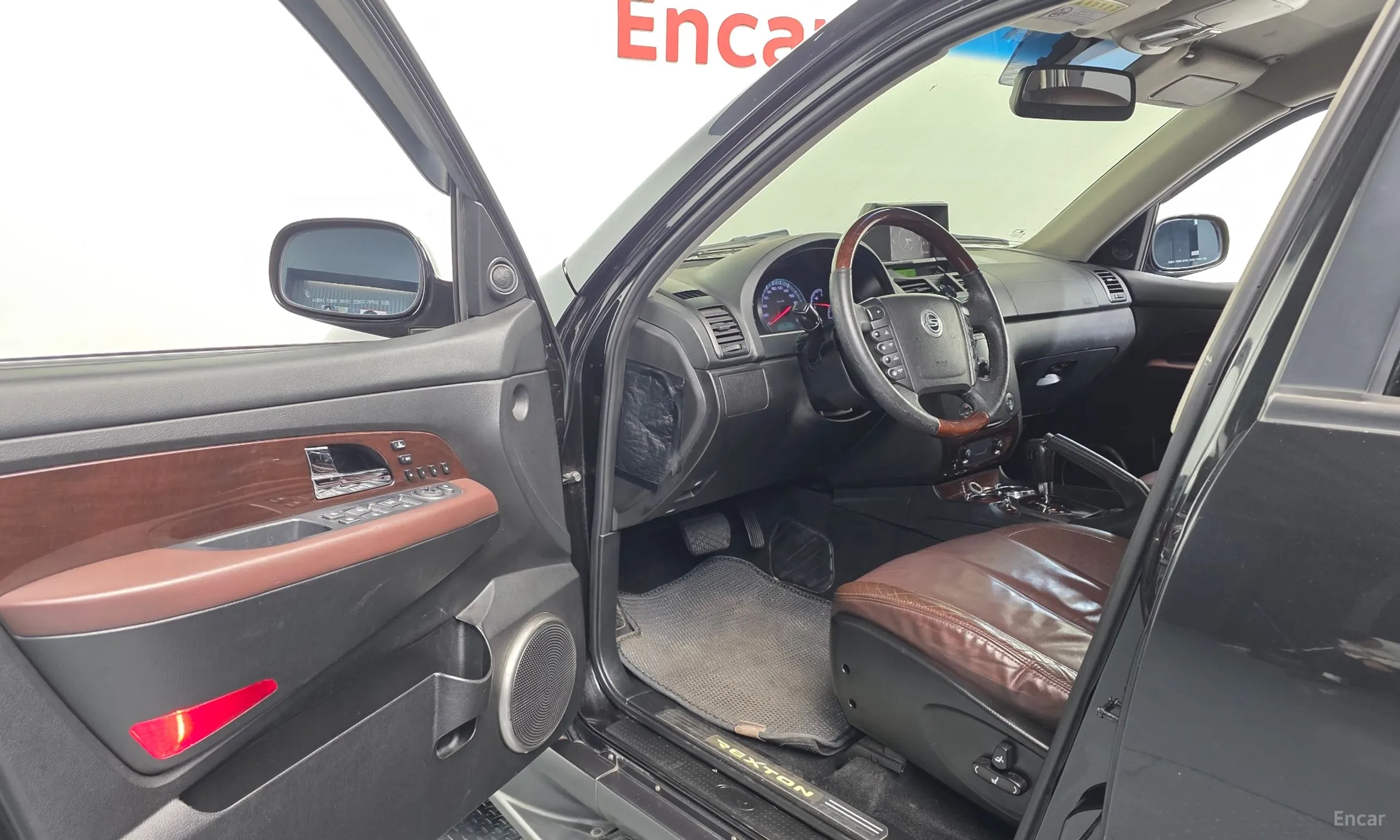 KG Mobility (SsangYong) Super Rexton превью 10