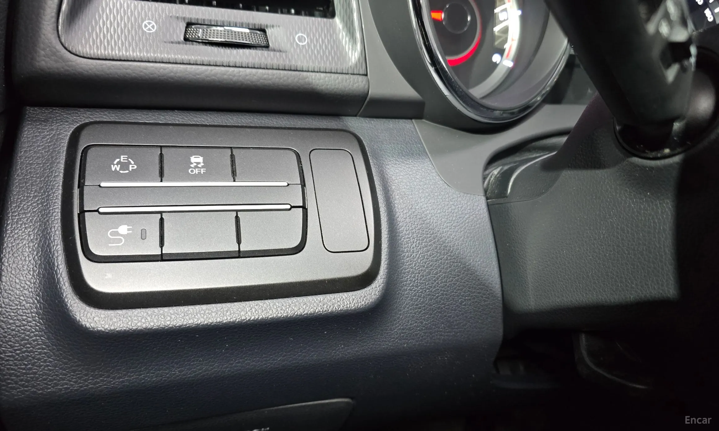 KG Mobility (SsangYong) Tivoli Air превью 17