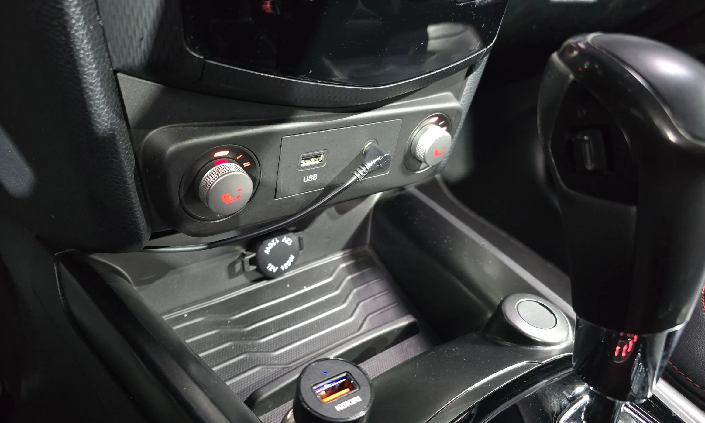 KG Mobility (SsangYong) Tivoli Air превью 19