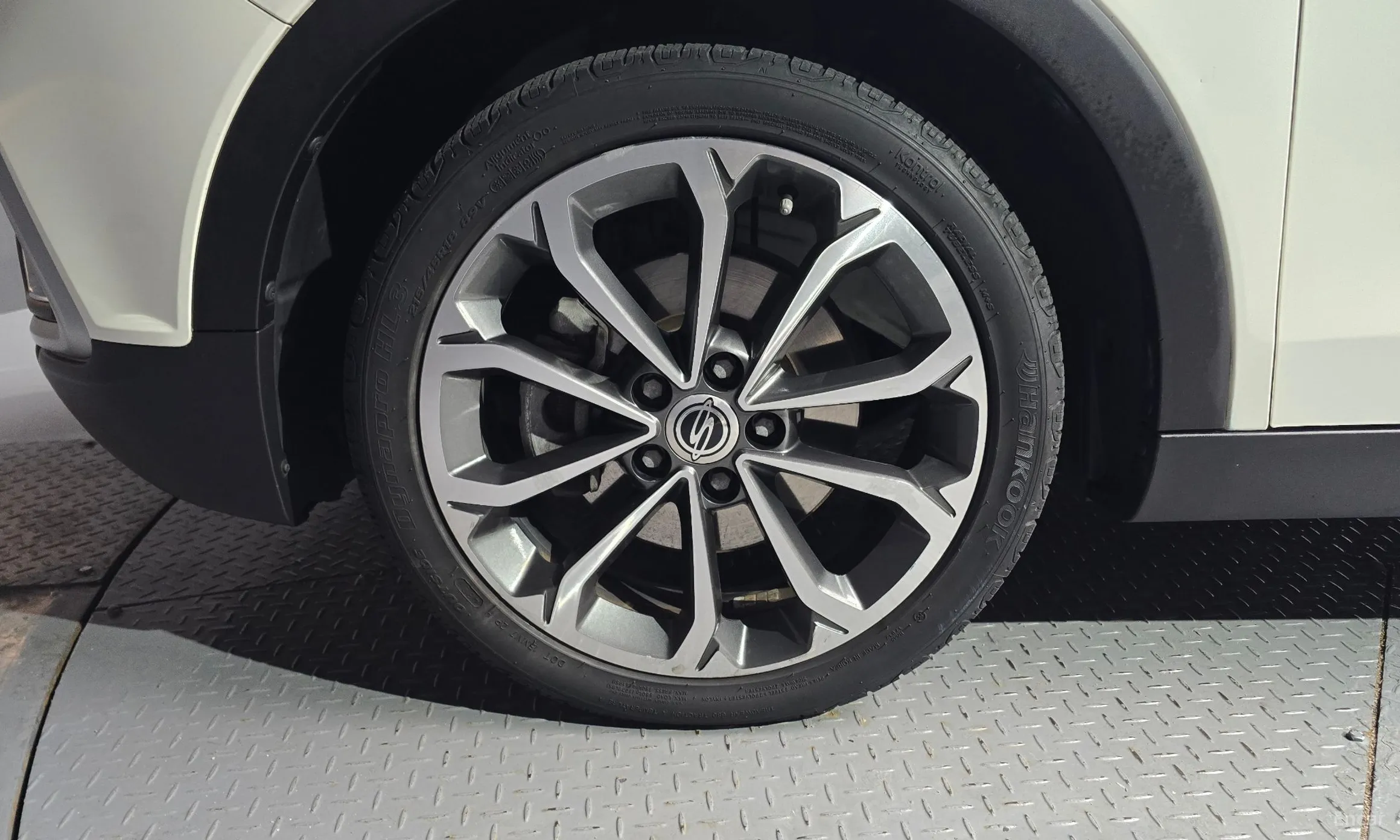 KG Mobility (SsangYong) Tivoli Air превью 5