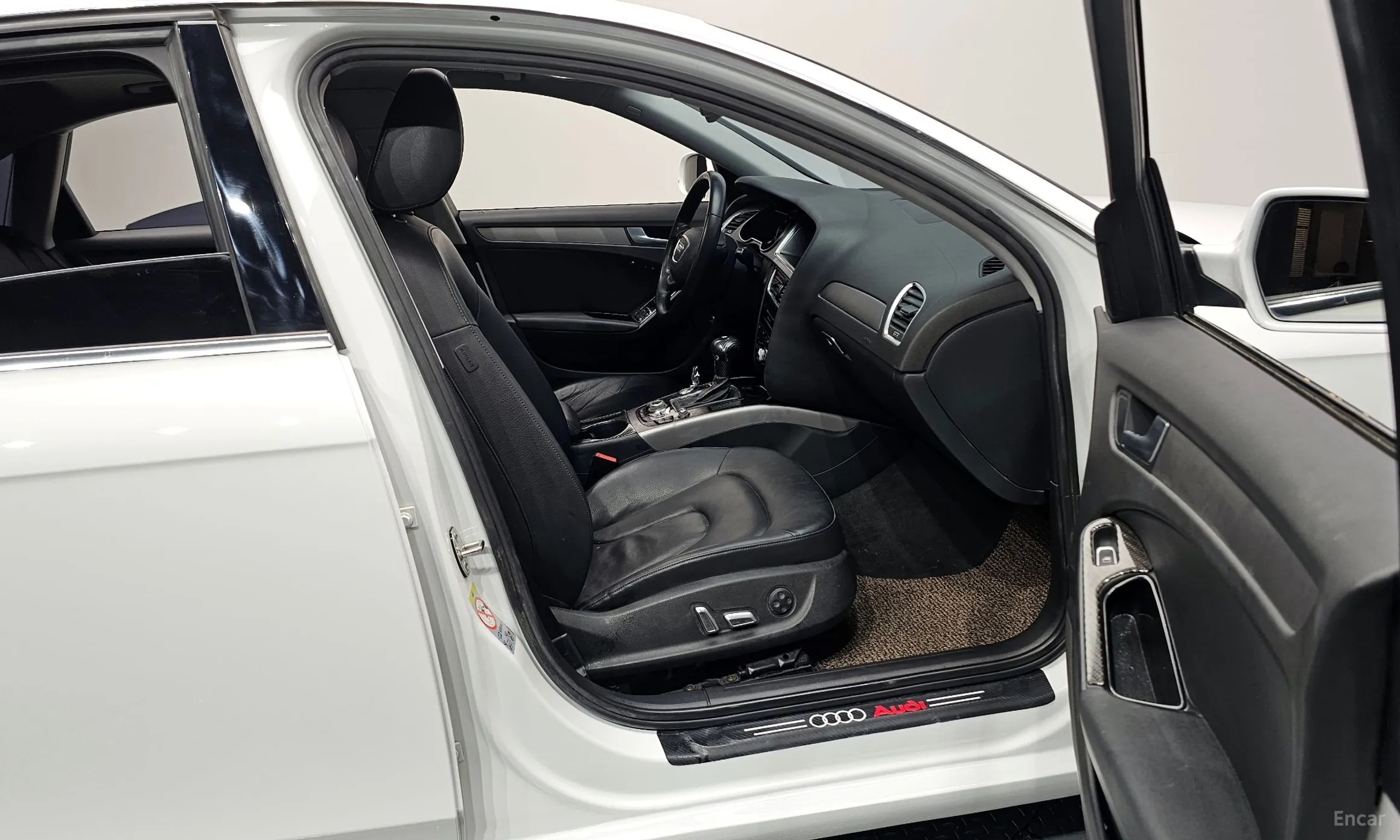Audi New A4 превью 11