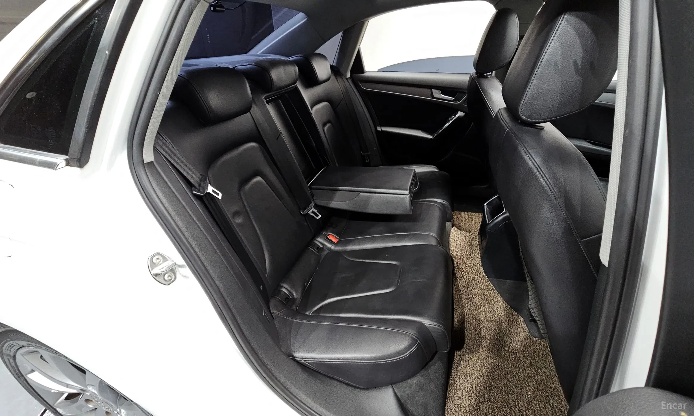 Audi New A4 превью 12