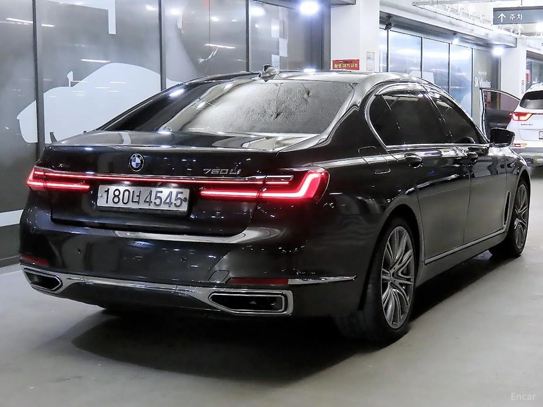 BMW 7 Series (G11) превью 4