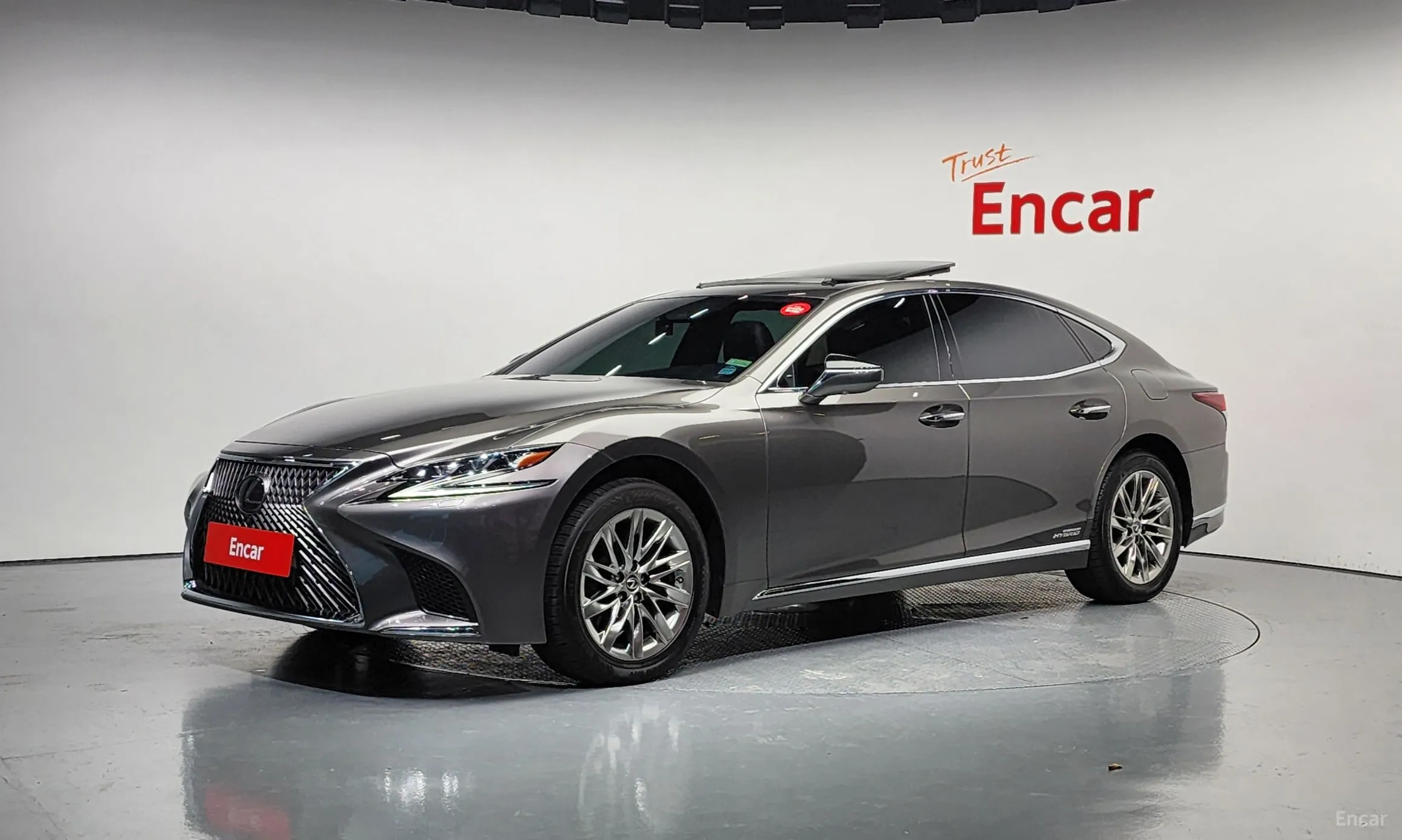 Lexus LS500h Gen 5