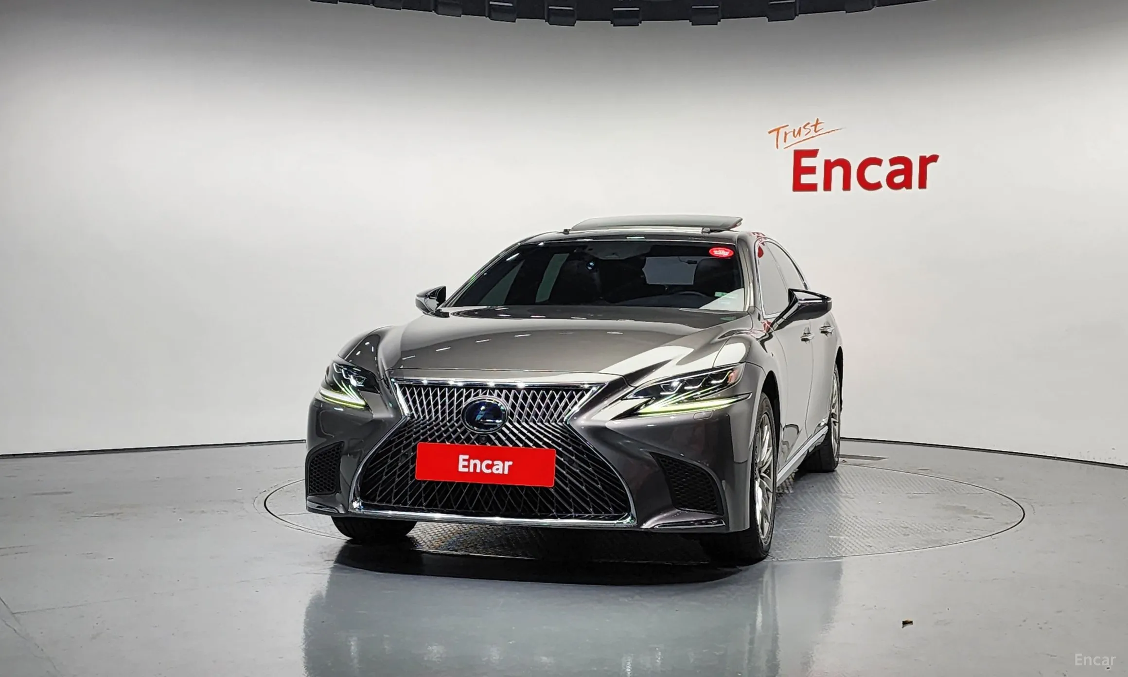 Lexus LS500h Gen 5 превью 3