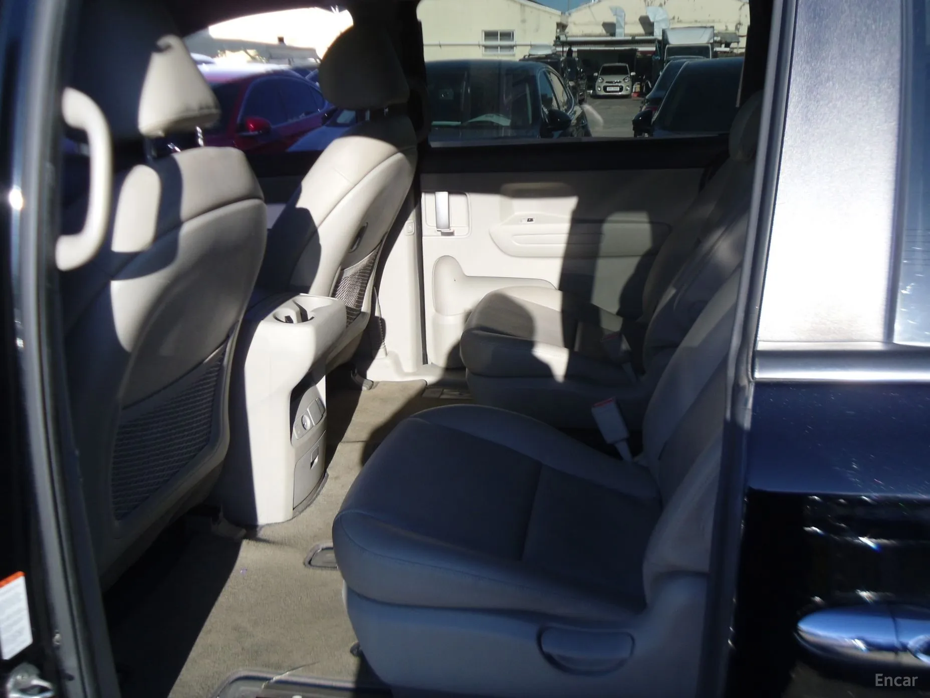 Kia Carnival превью 11