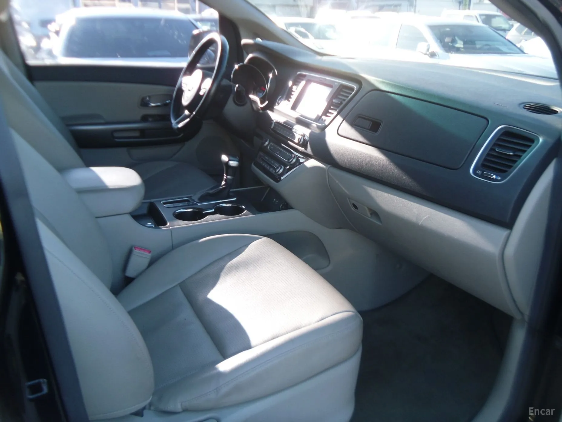 Kia Carnival превью 15