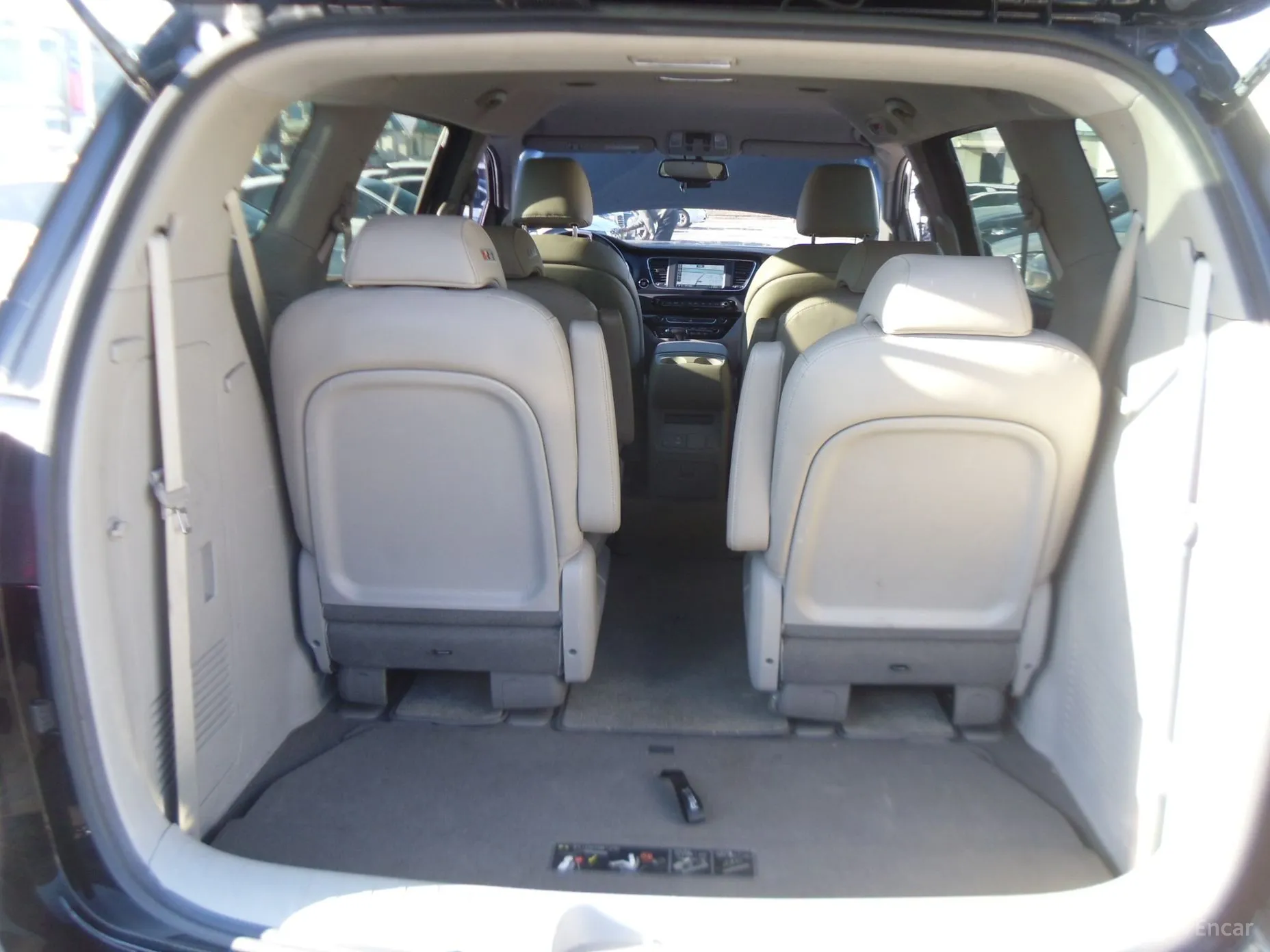 Kia Carnival превью 18