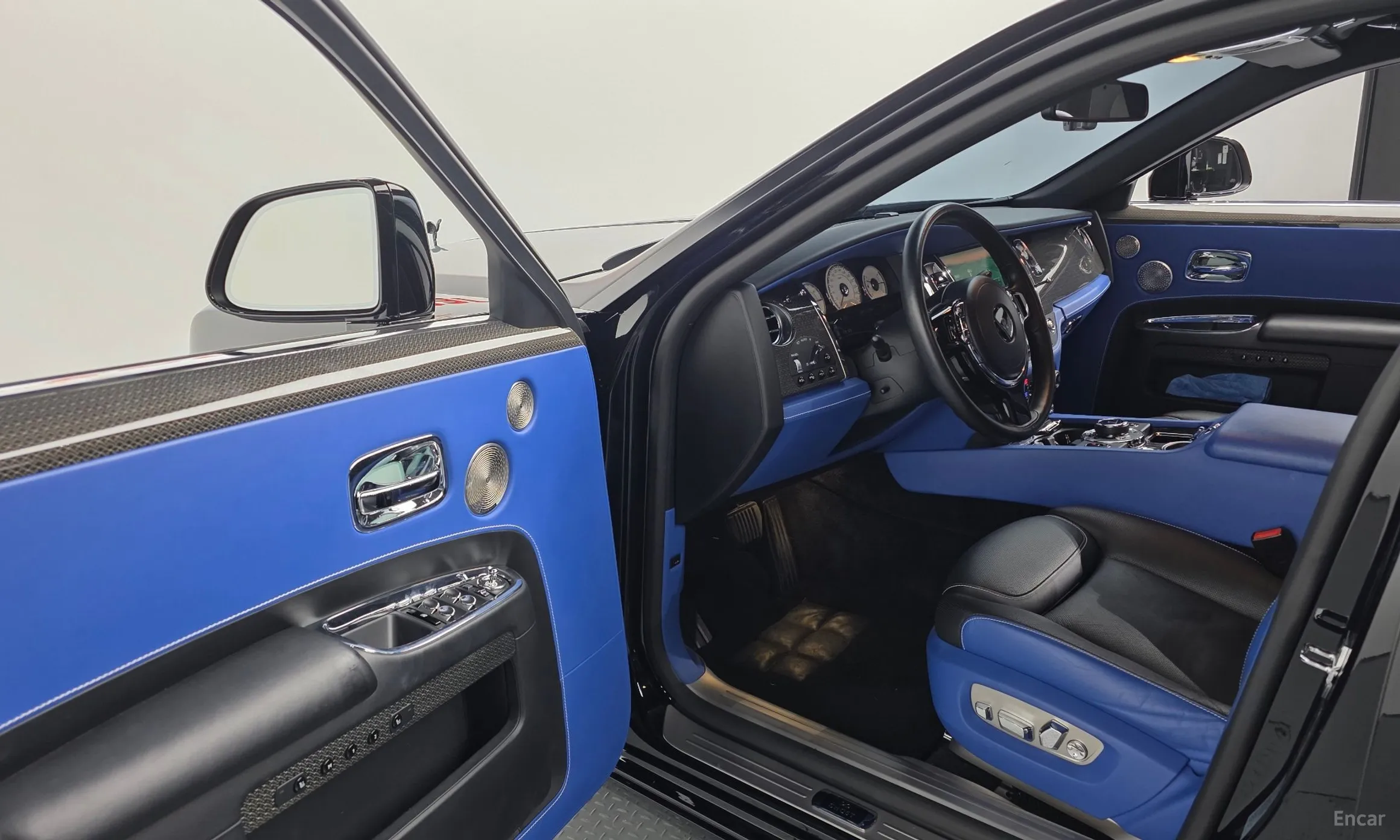 Rolls-Royce Ghost превью 12