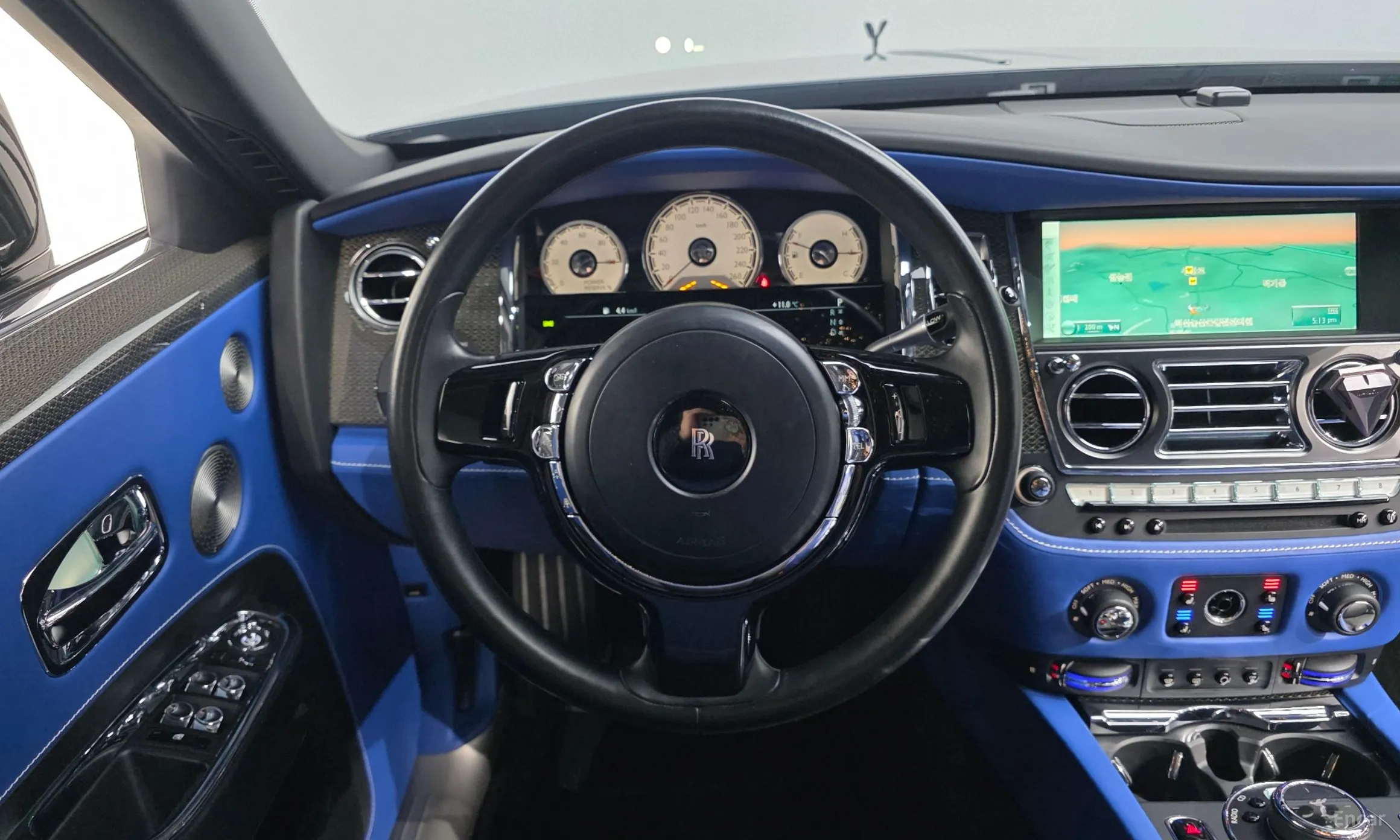 Rolls-Royce Ghost превью 13