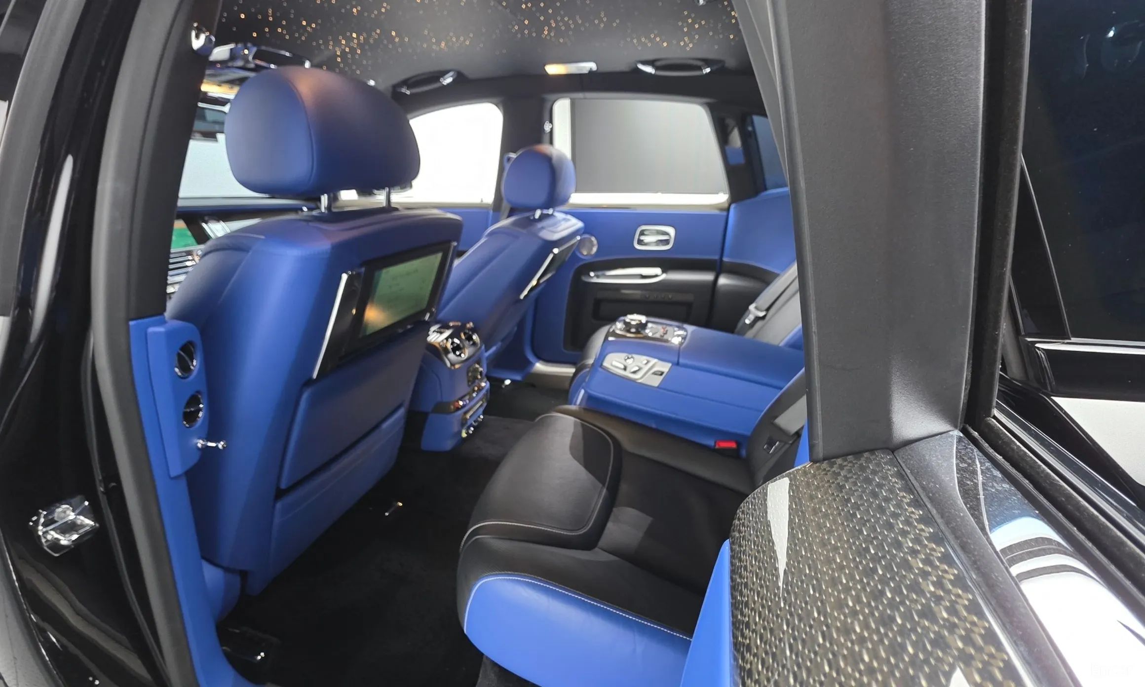 Rolls-Royce Ghost превью 17