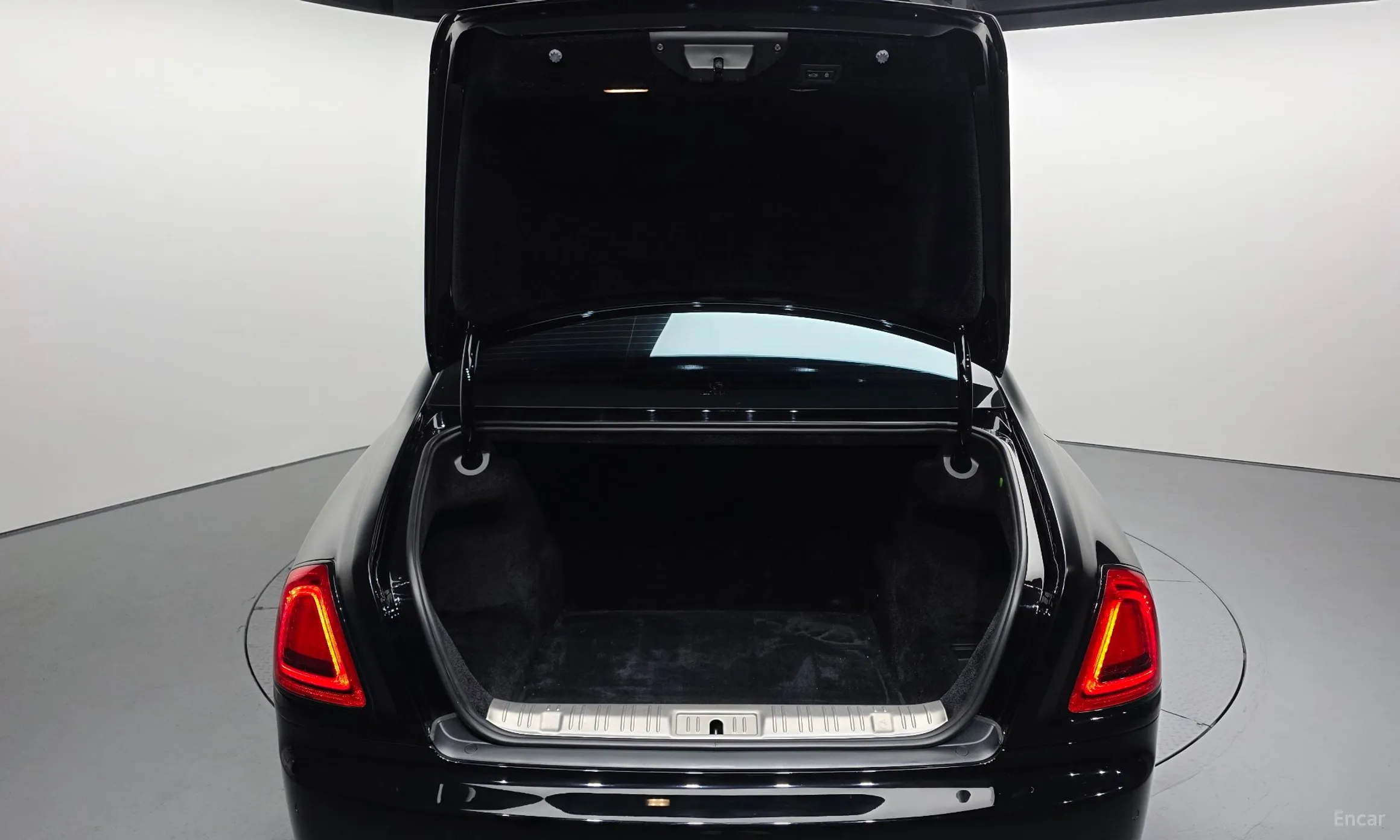 Rolls-Royce Ghost превью 20
