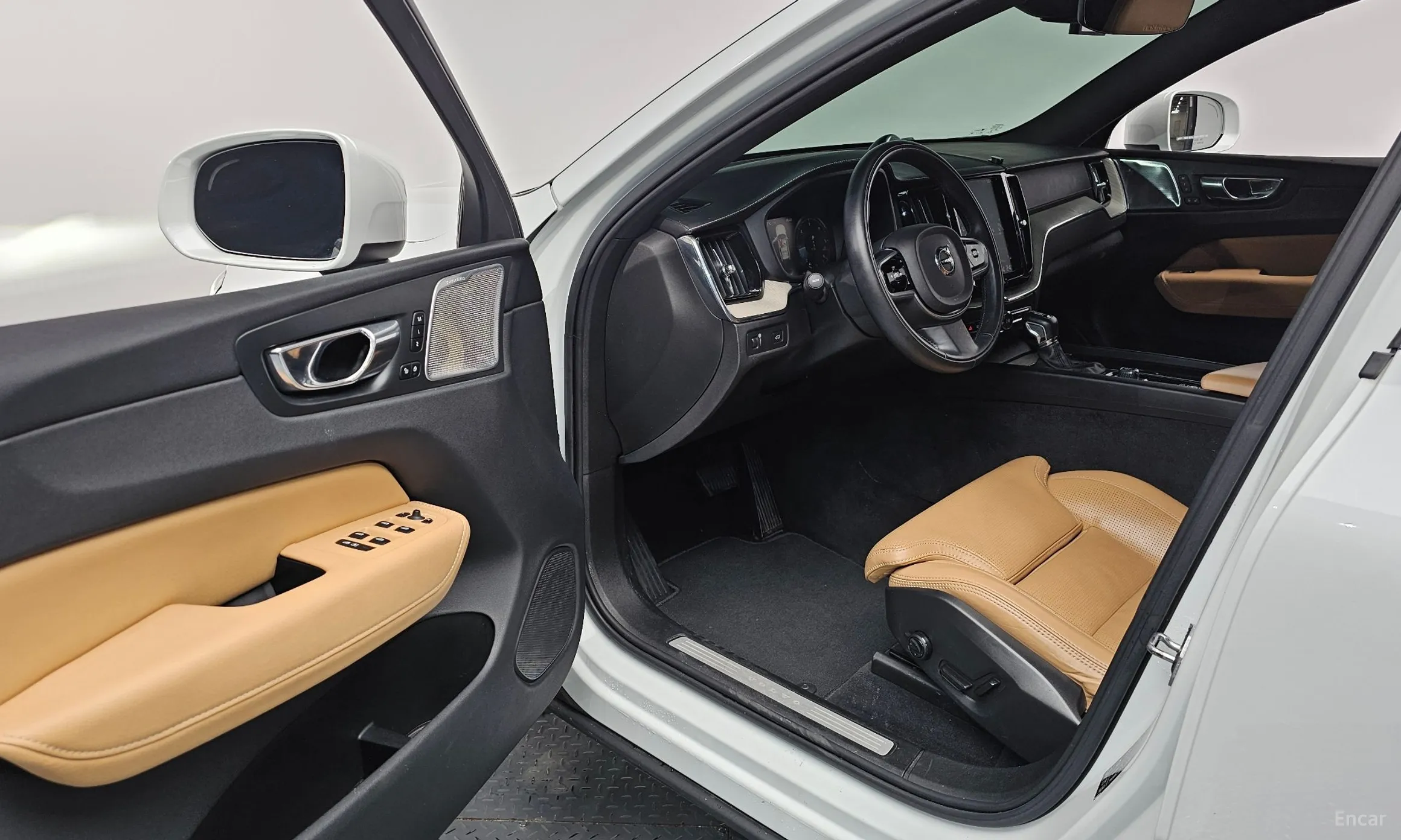 Volvo XC60 Gen 2 превью 11