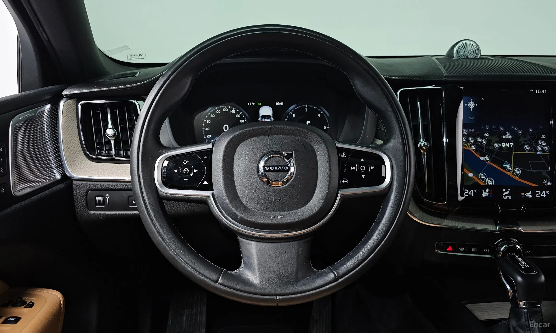 Volvo XC60 Gen 2 превью 13
