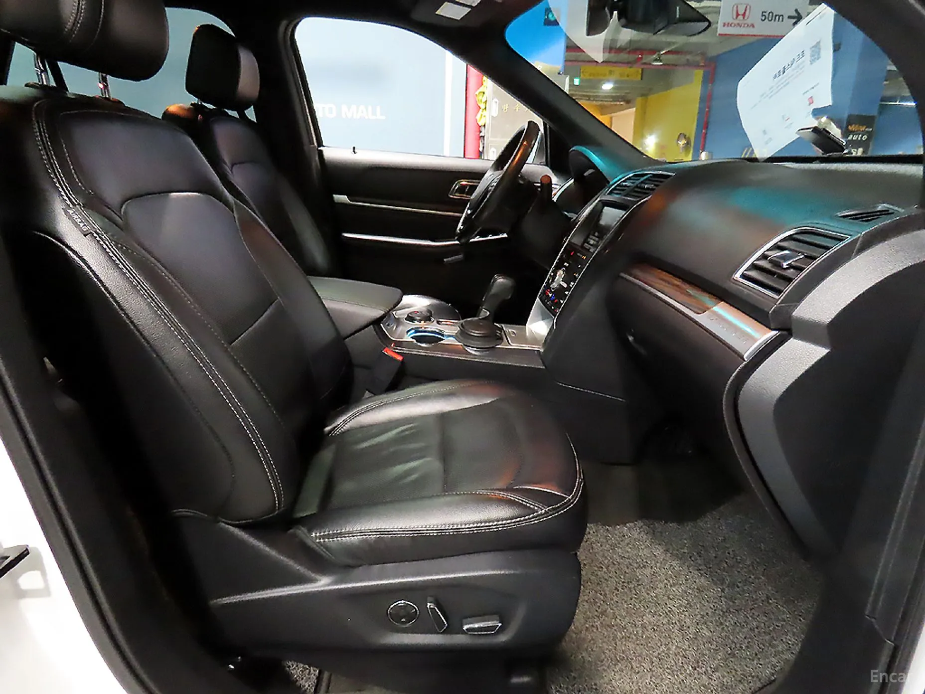 Ford Explorer превью 8