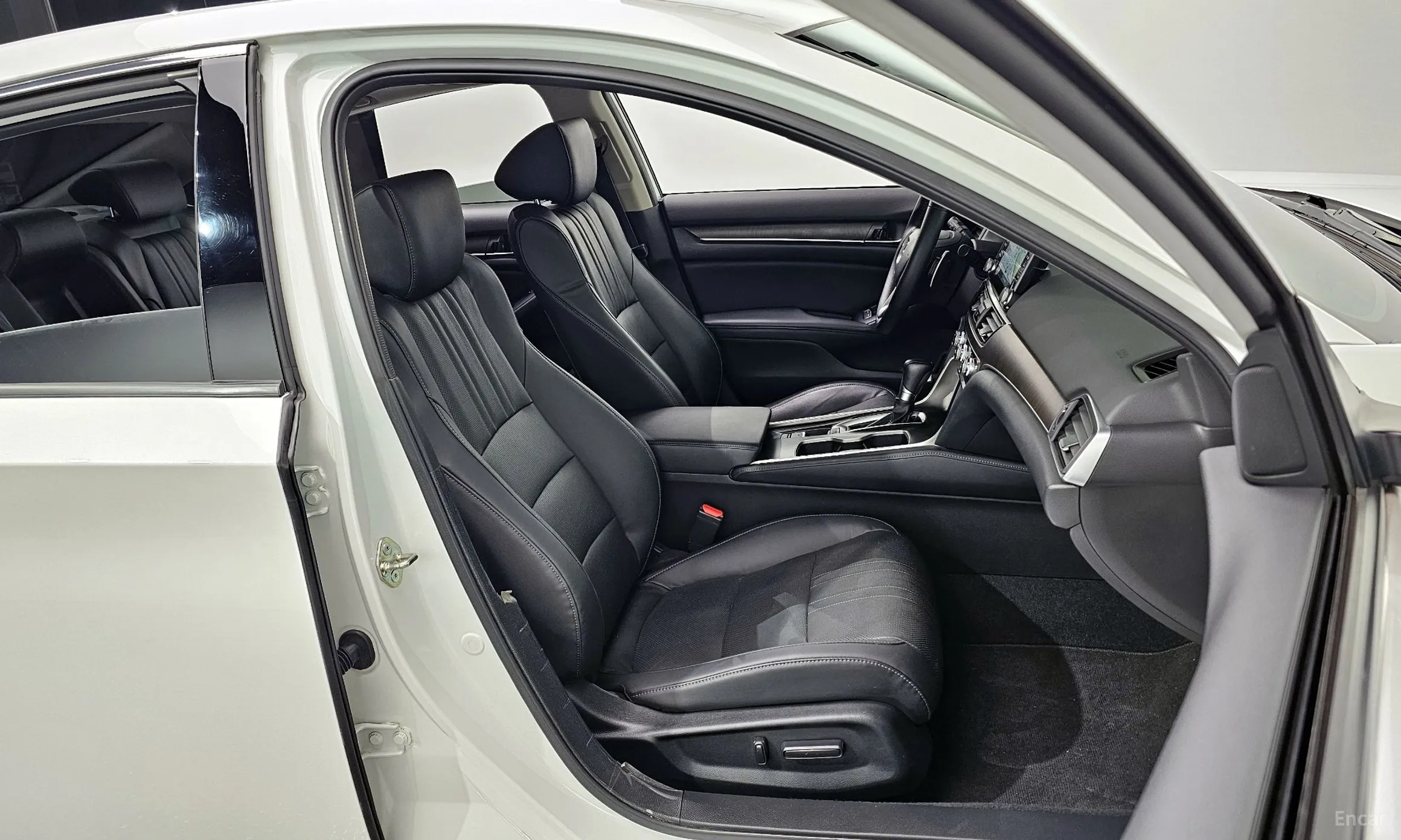 Honda Accord 10th Generation превью 12