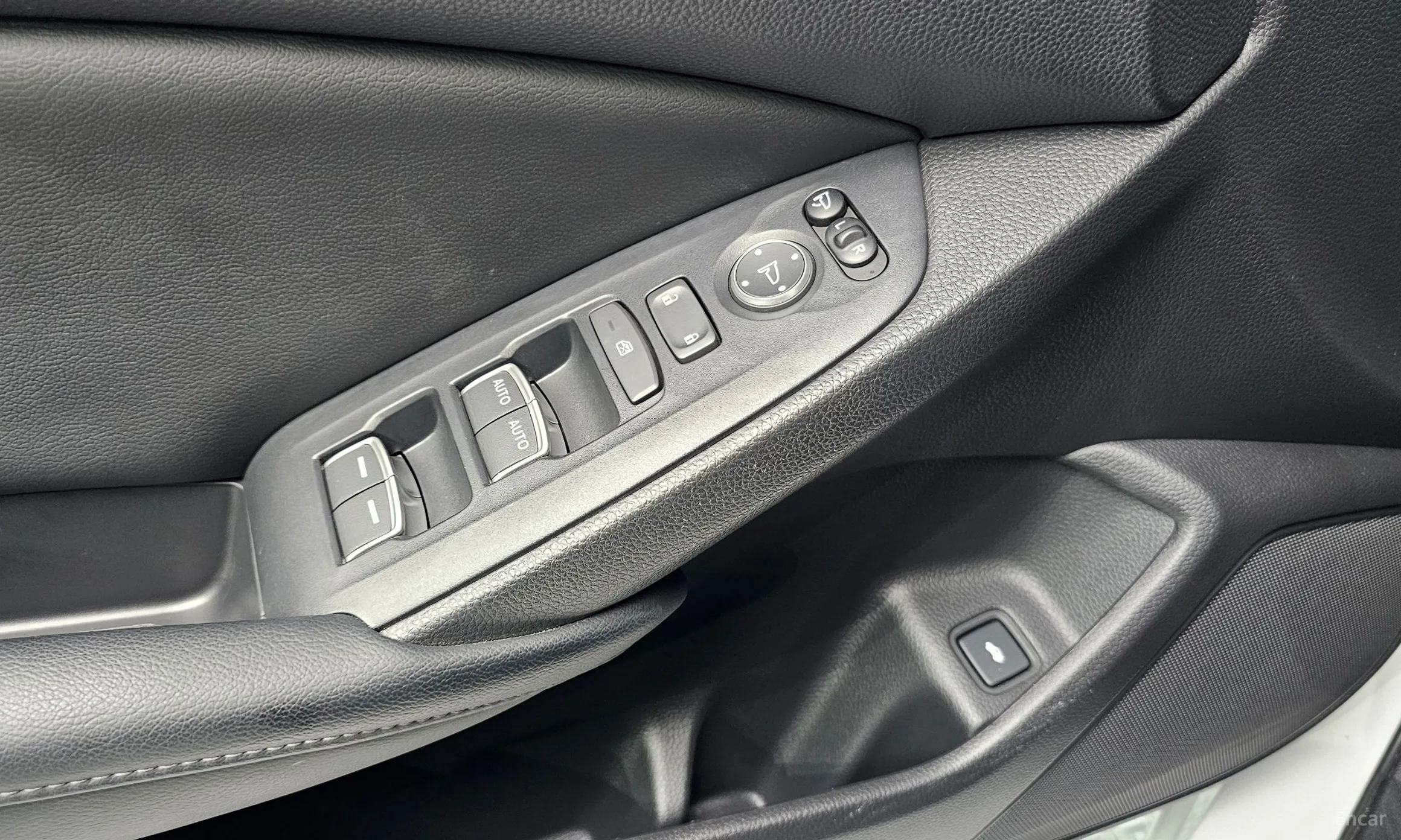 Honda Accord 10th Generation превью 14