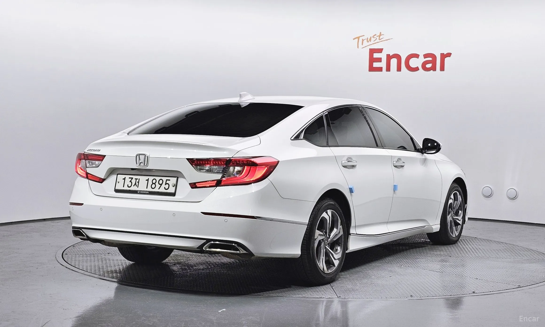 Honda Accord 10th Generation превью 2